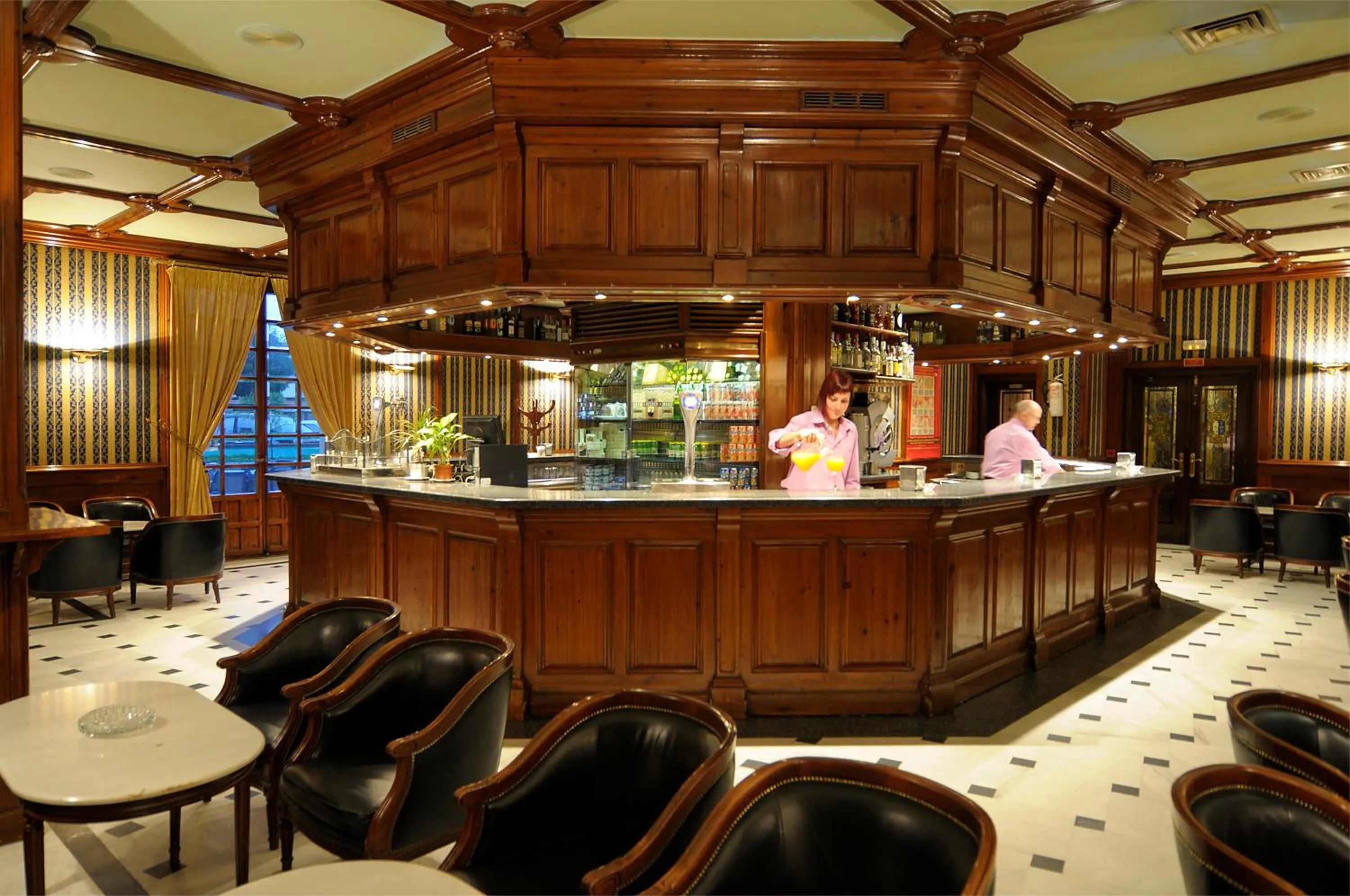 Restaurant/places to eat in Hotel II Virrey