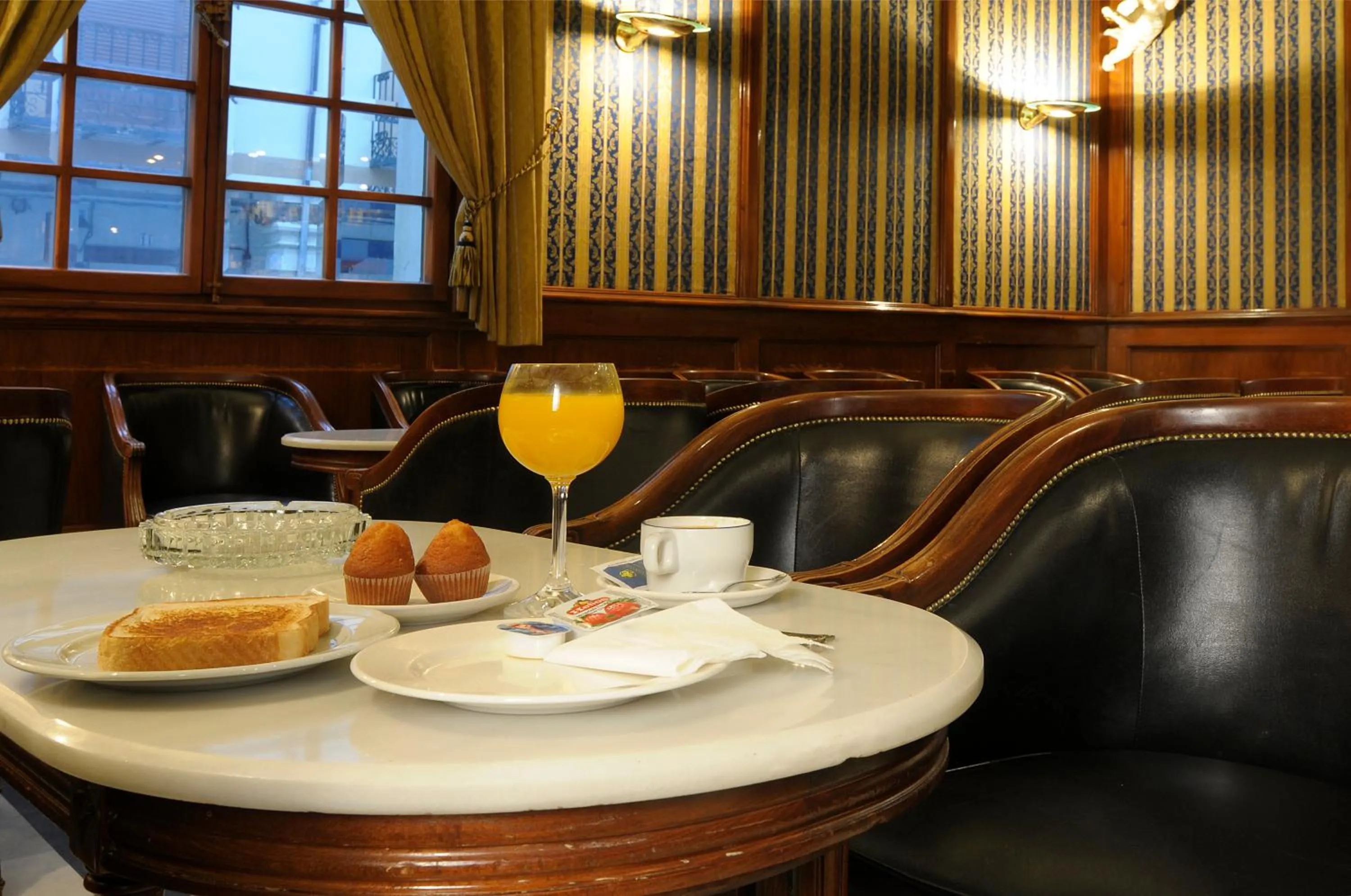 Restaurant/places to eat in Hotel II Virrey