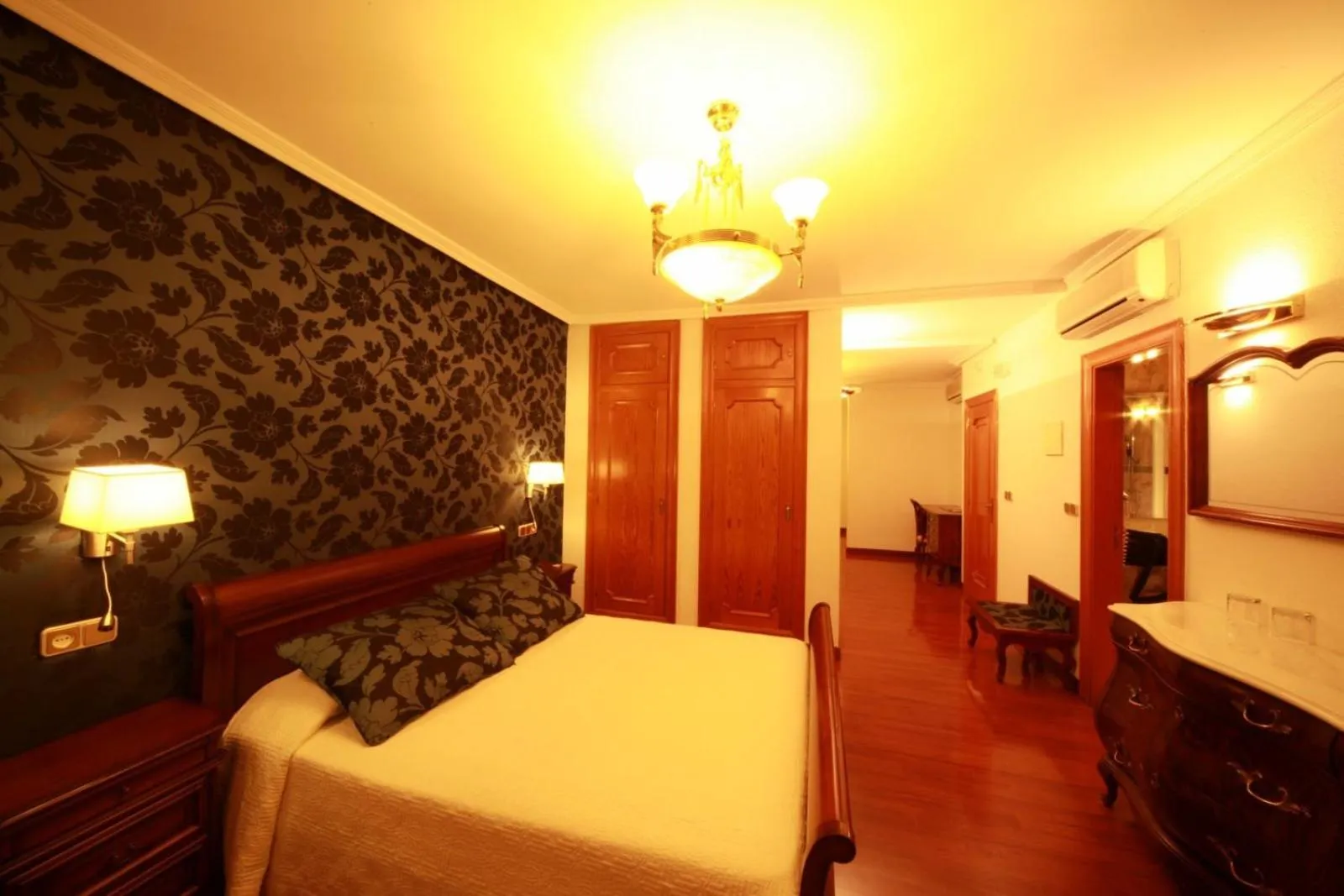 Bedroom, Bed in Hotel II Virrey