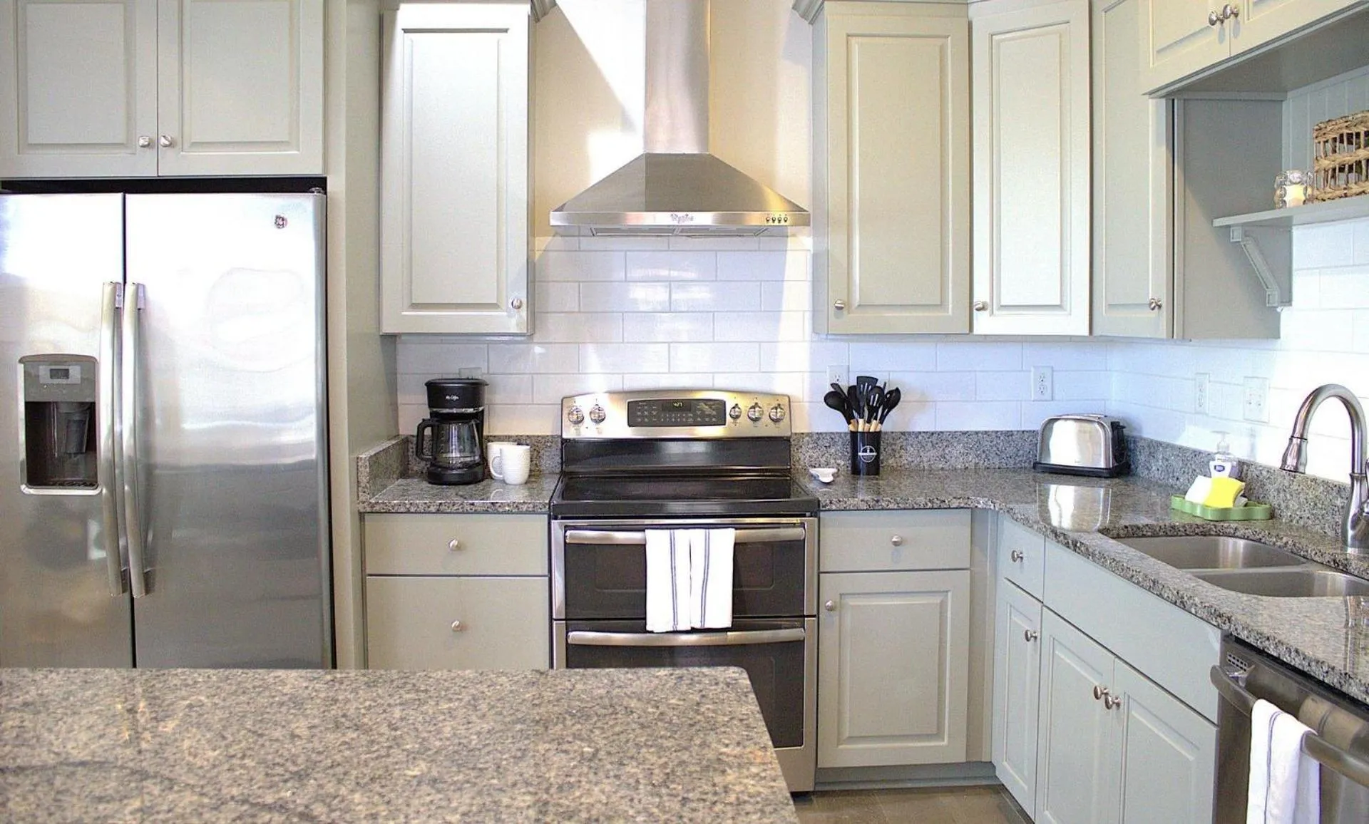 404A The Hilltop House