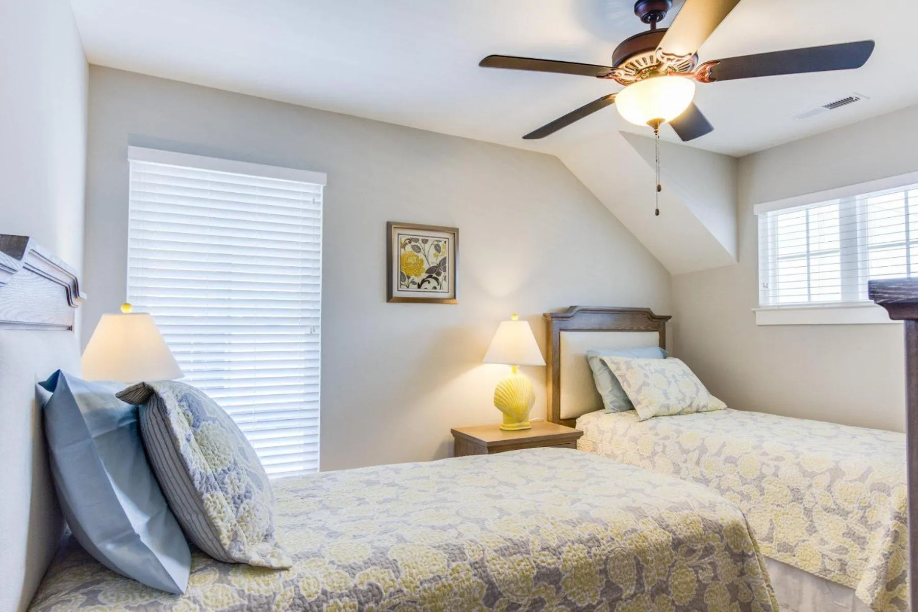 Bed in 408B The Lynnhaven House