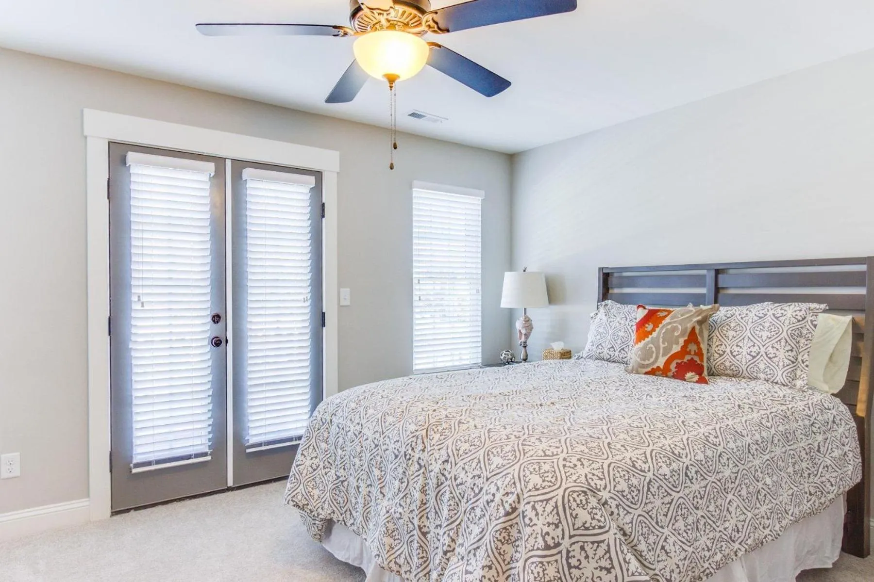 Bed in 408B The Lynnhaven House