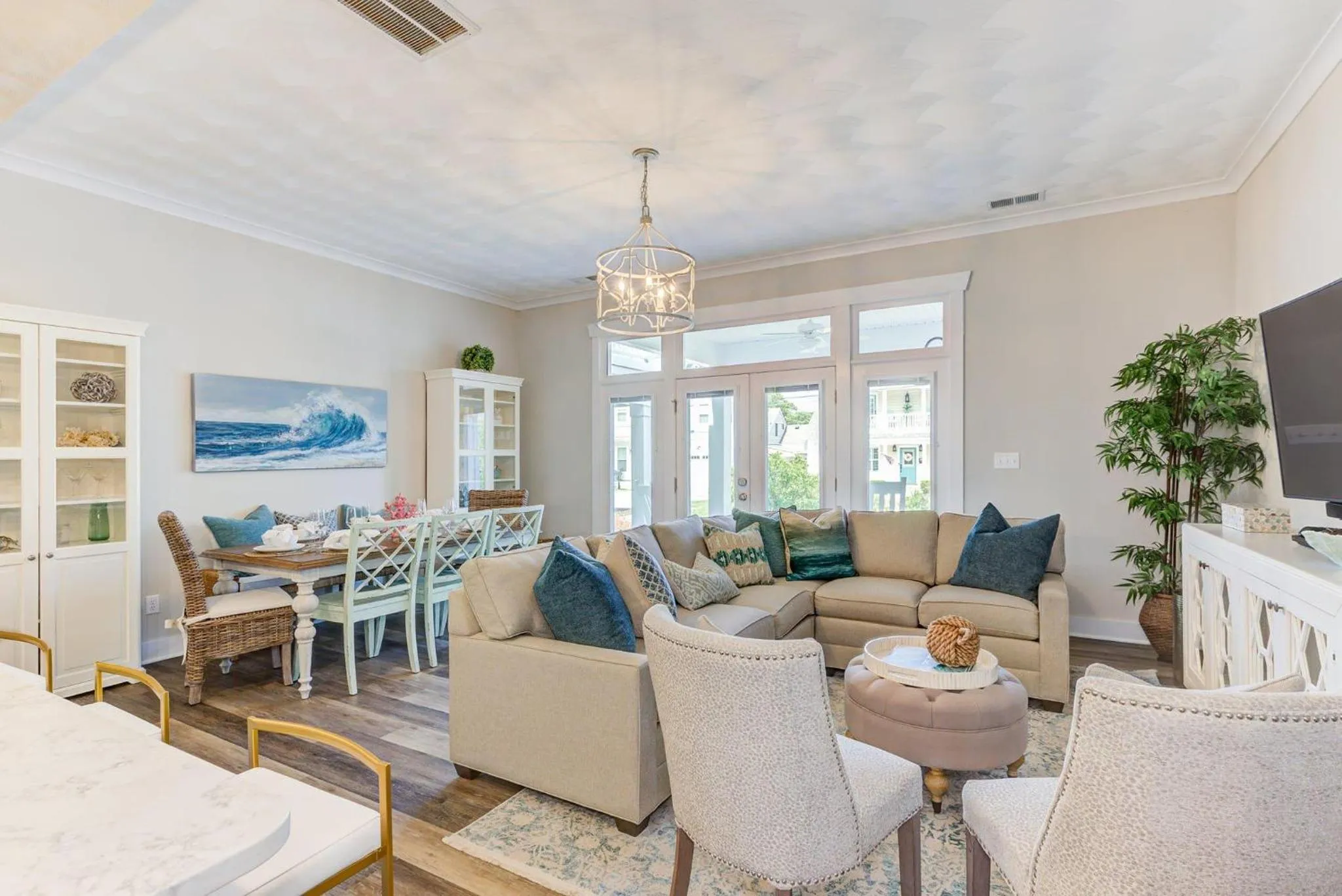 517 The Southend Pier House