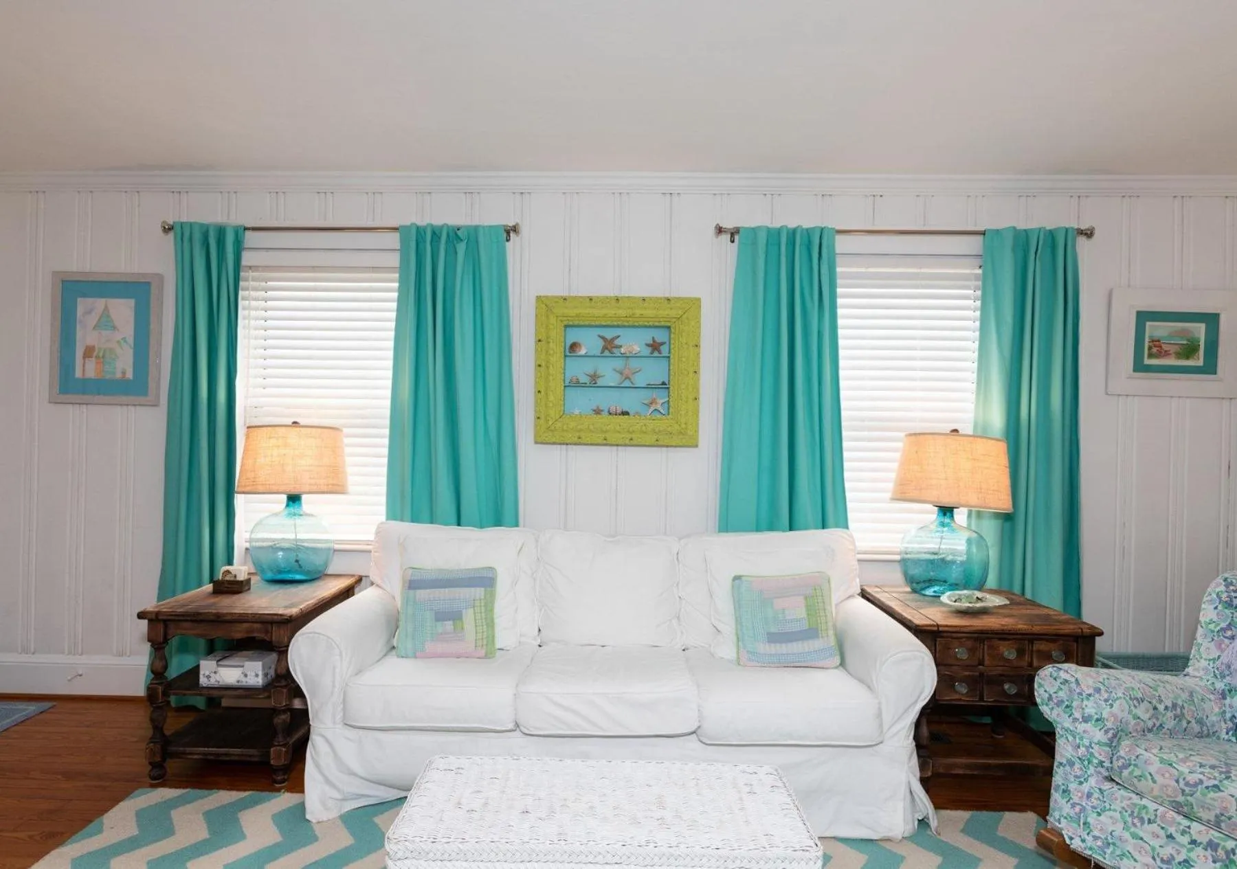 Bed in The Seashore Getaway House