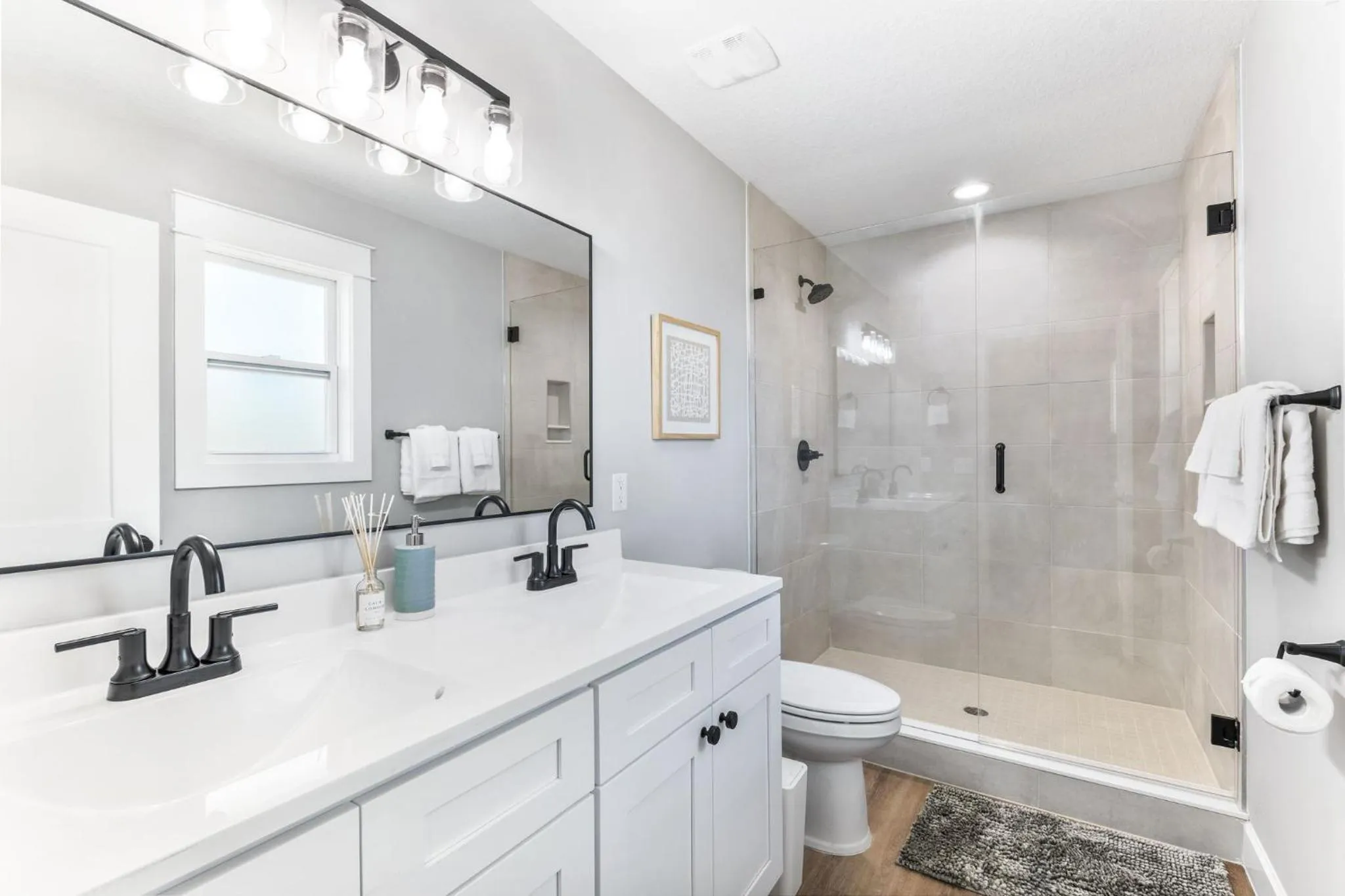 Bathroom in Brand New Bungalow with King Bed Suites in St Aug
