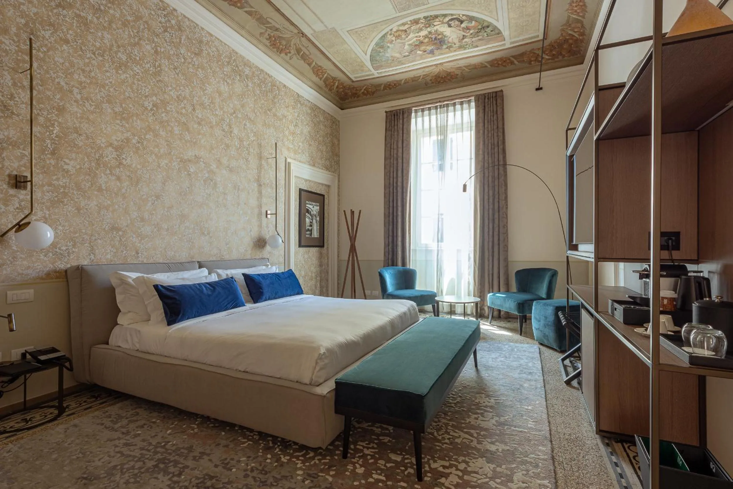 Bedroom, Bed in Grand Universe La Residenza