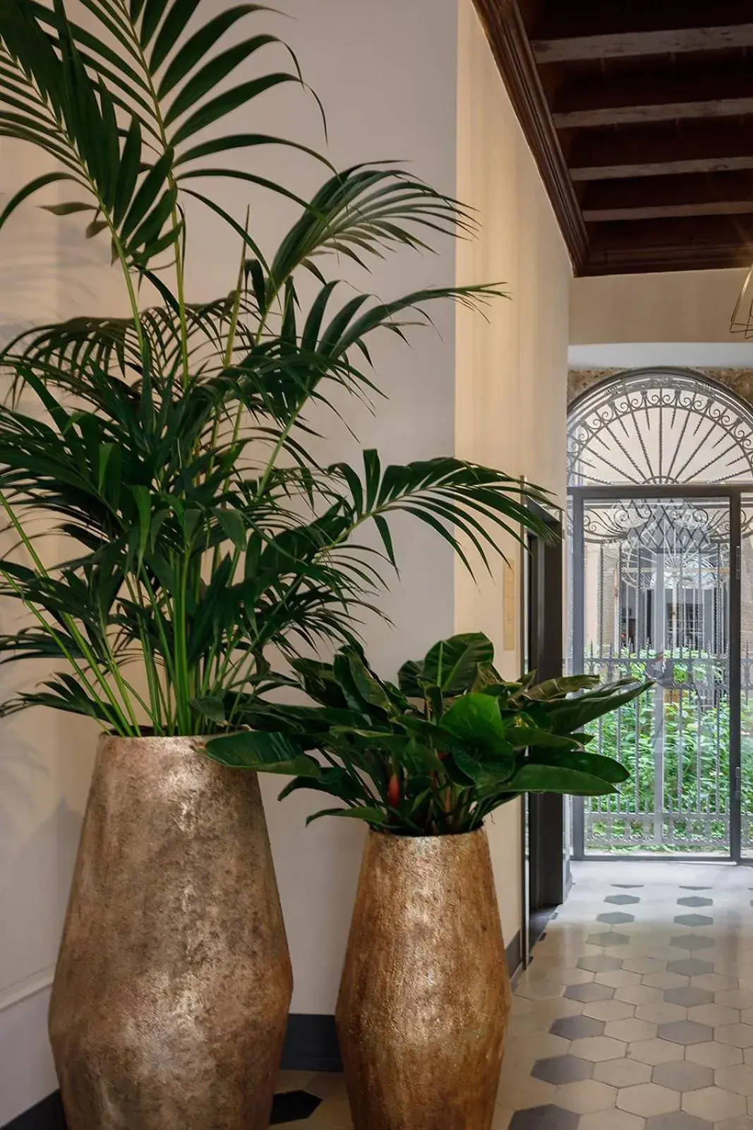 Facade/entrance in Grand Universe La Residenza Facade/entrance in Grand Universe La Residenza