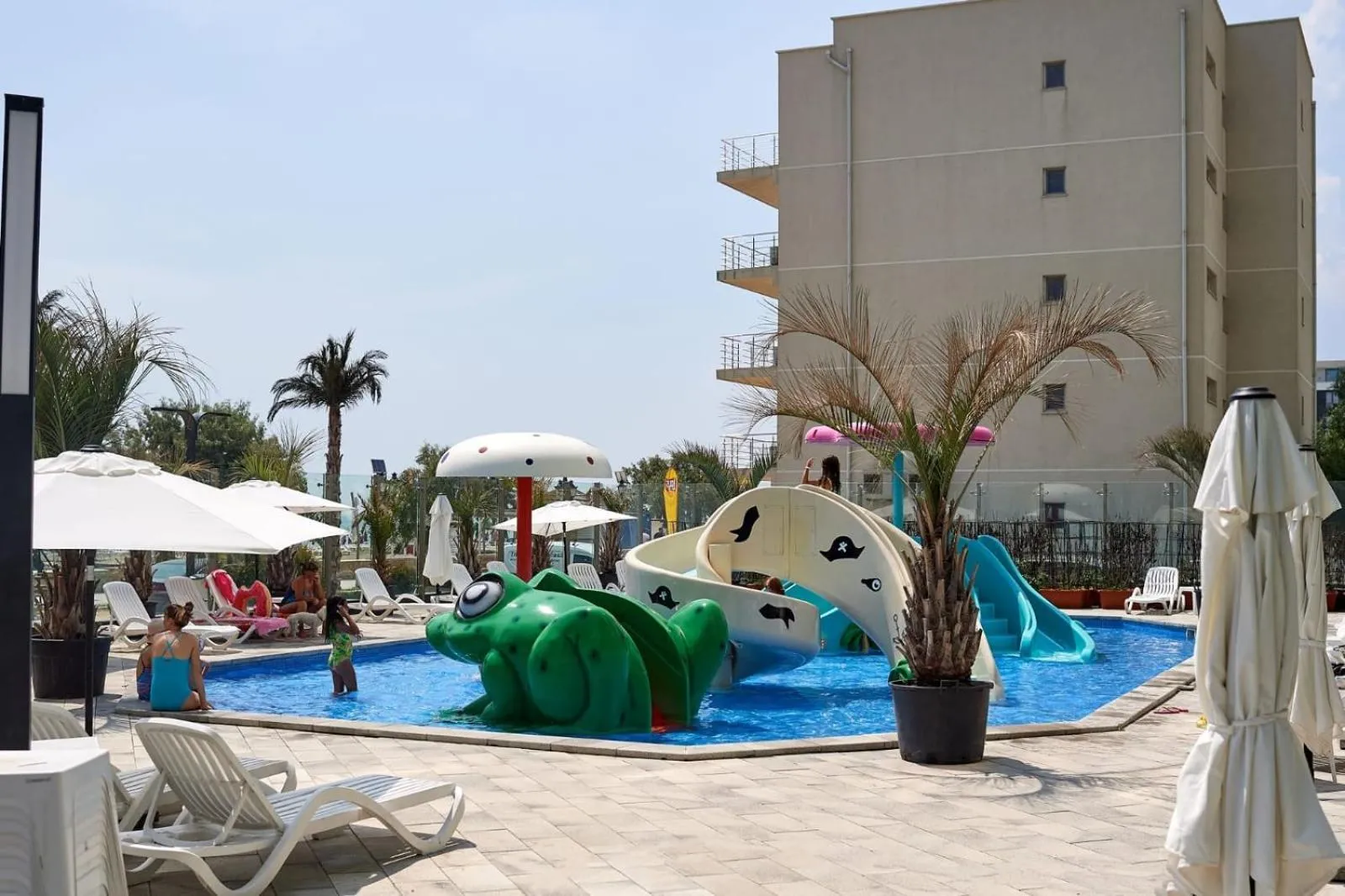 Day in Apartamente Miramare by Alz
