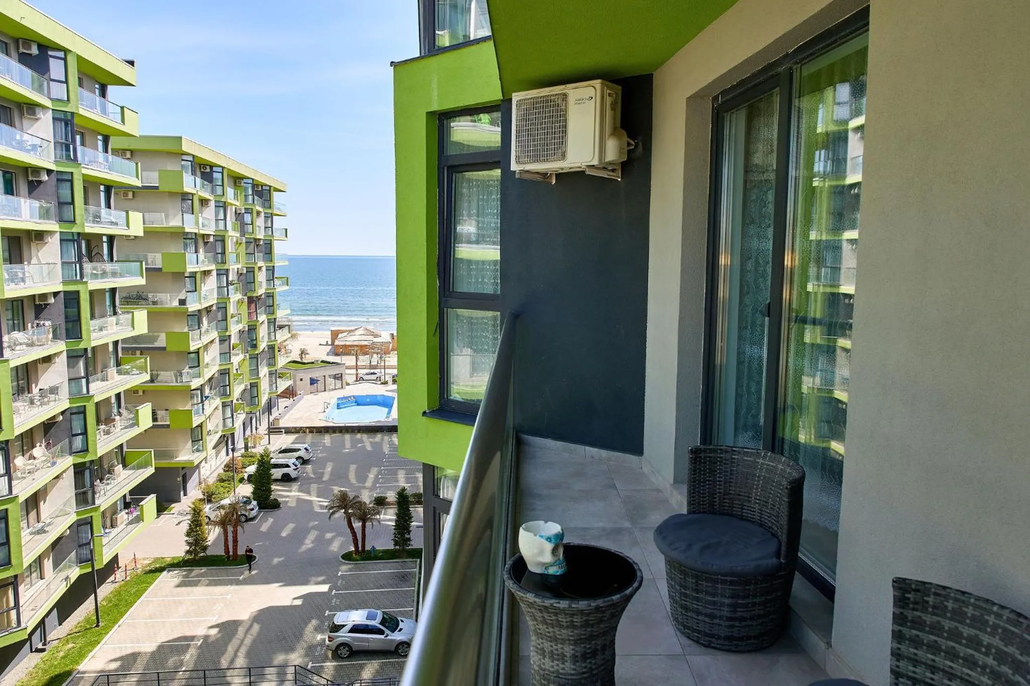 Property building in Apartamente Miramare by Alz