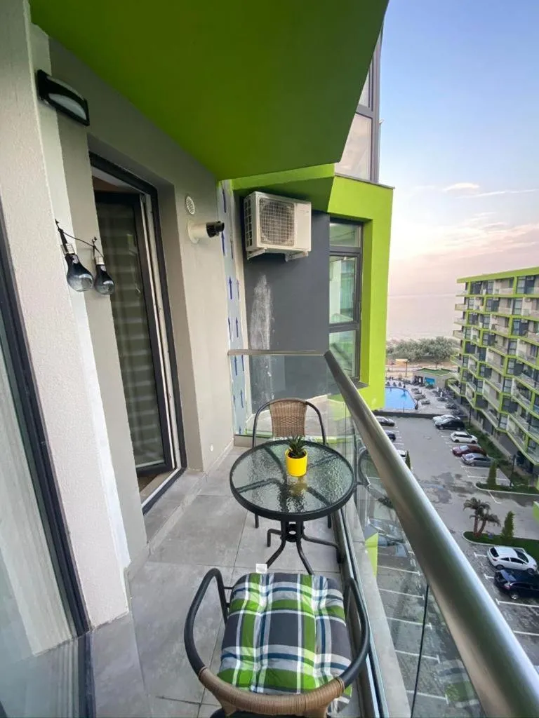Property building in Apartamente Miramare by Alz
