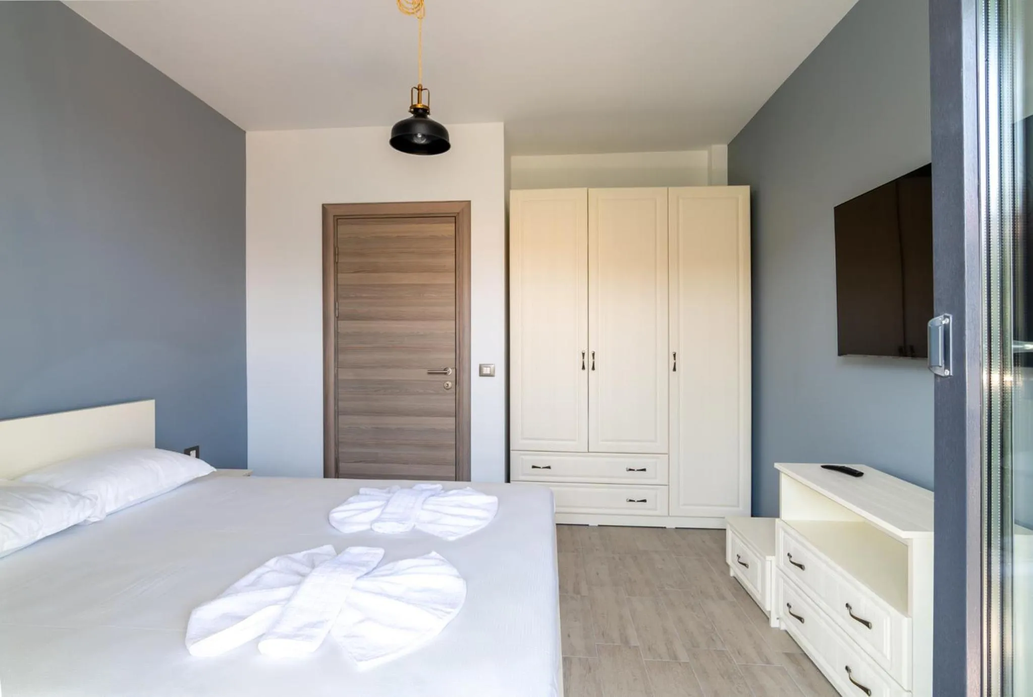 Bed in Apartamente Miramare by Alz