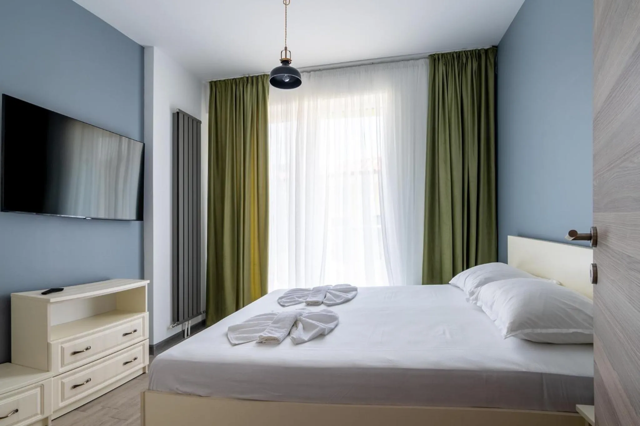 Bed in Apartamente Miramare by Alz