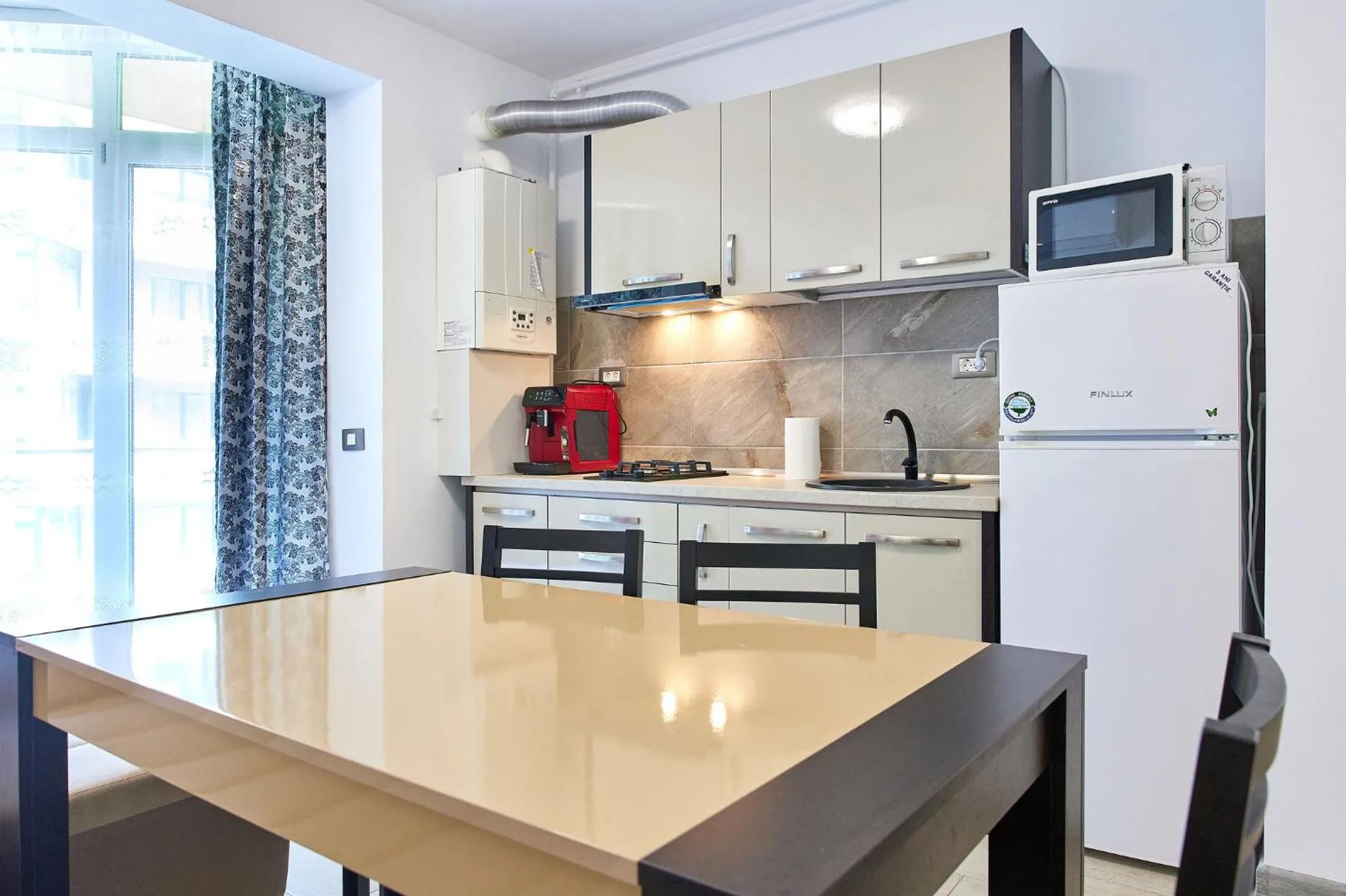 Coffee/tea facilities in Apartamente Miramare by Alz