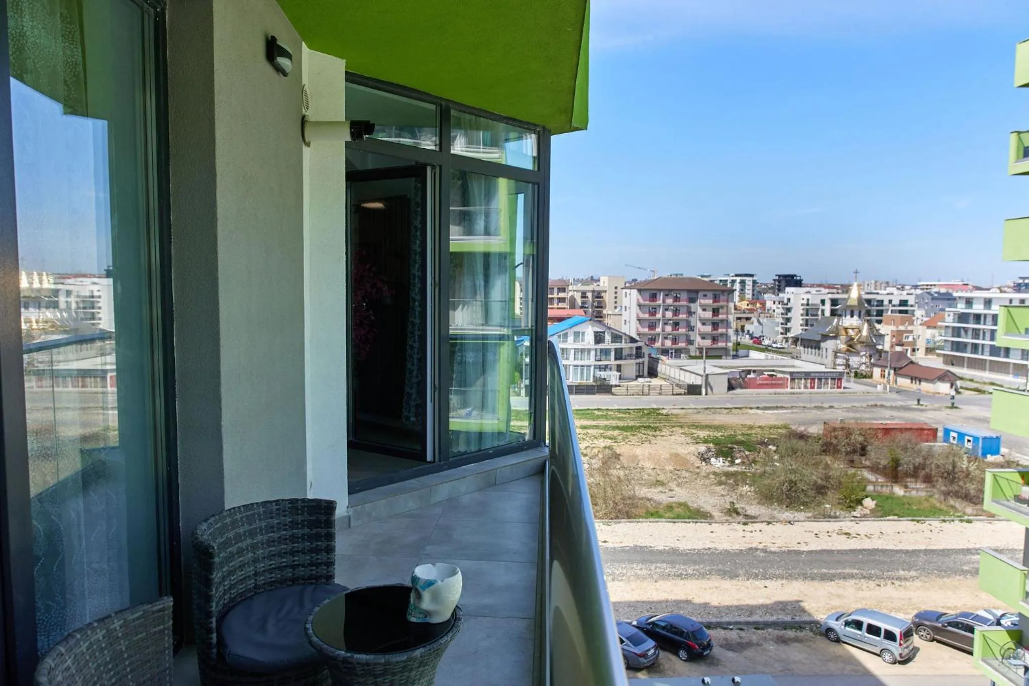 Property building in Apartamente Miramare by Alz