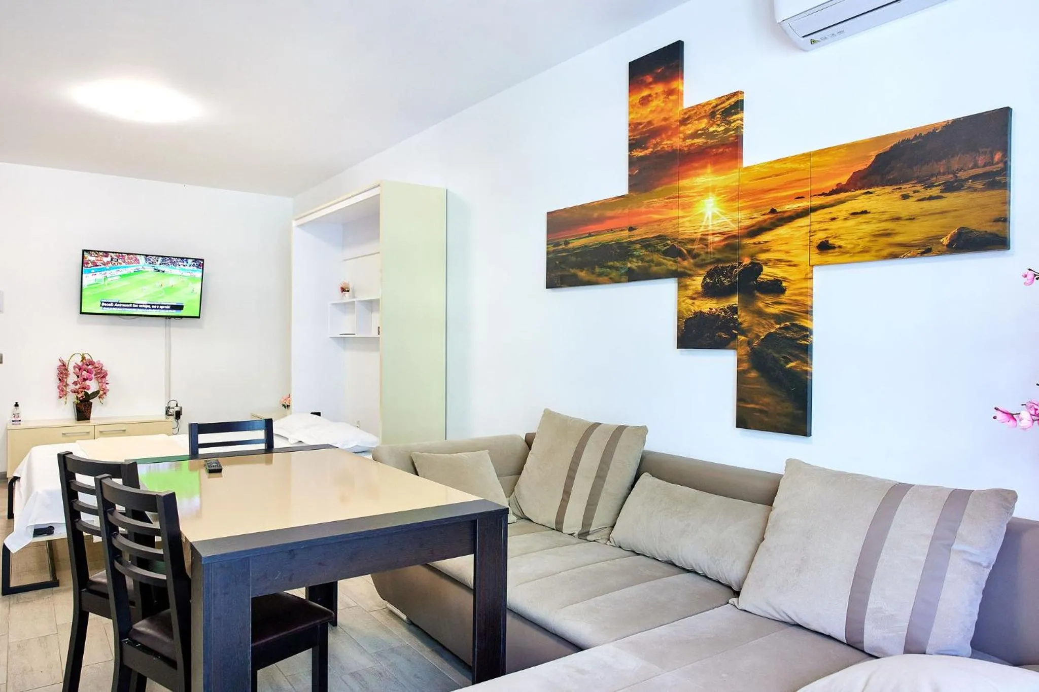 TV and multimedia in Apartamente Miramare by Alz
