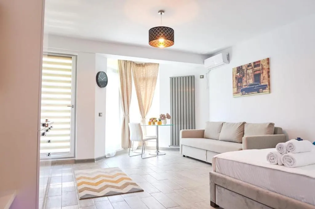 Bed in Apartamente Miramare by Alz