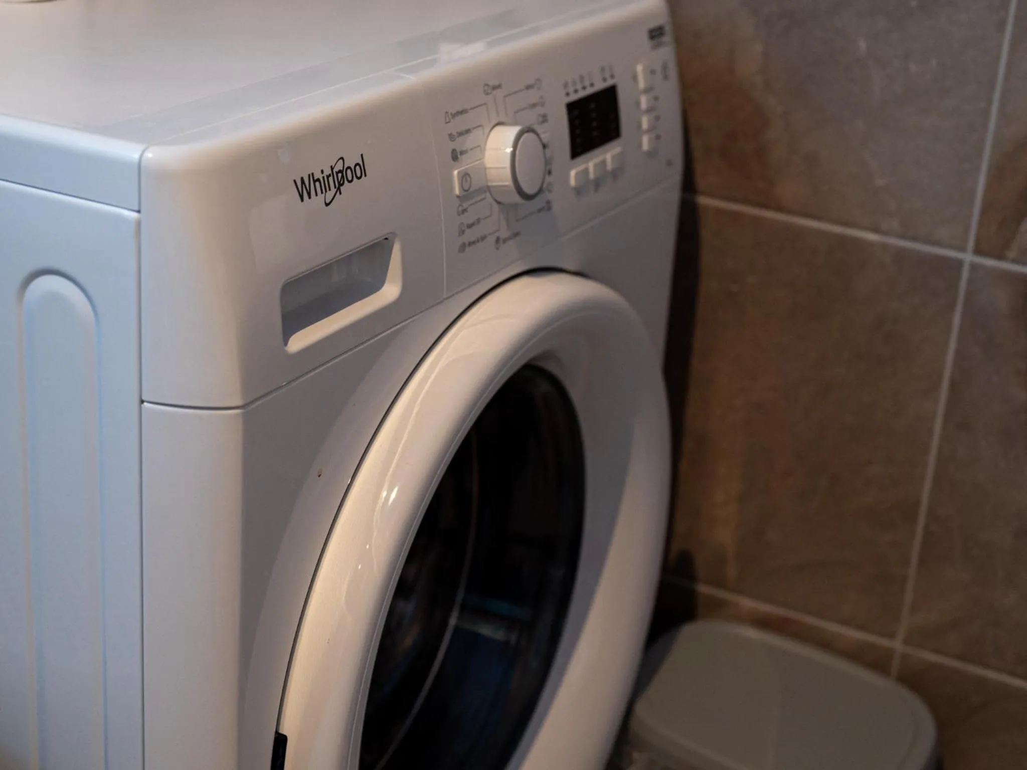 washing machine in Apartamente Miramare by Alz