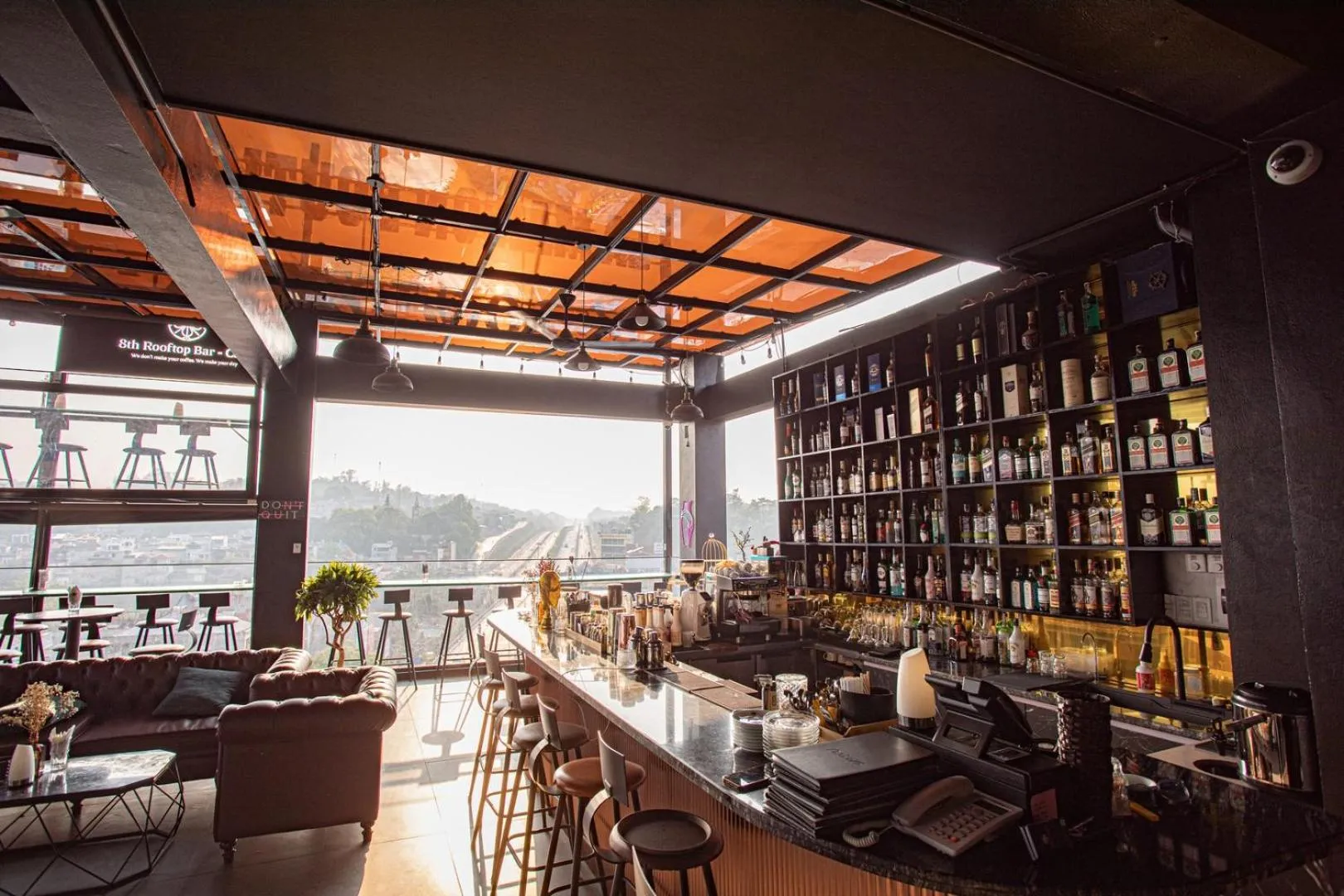 Restaurant/places to eat in La Maison Boutique Hotel