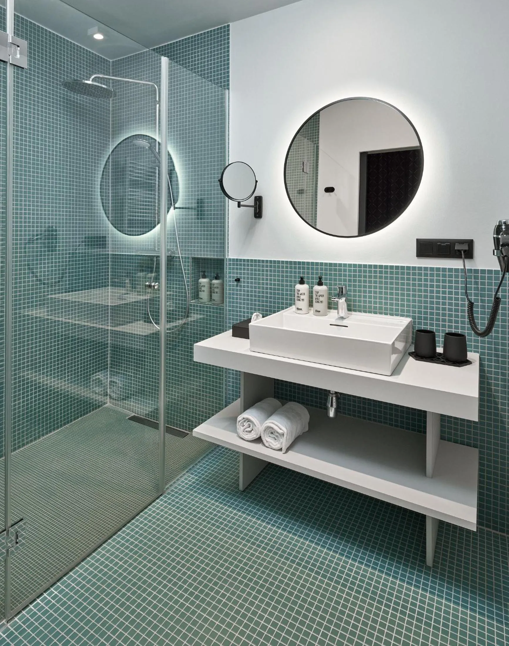 Shower in URBANAUTS STUDIOS Fillgrader