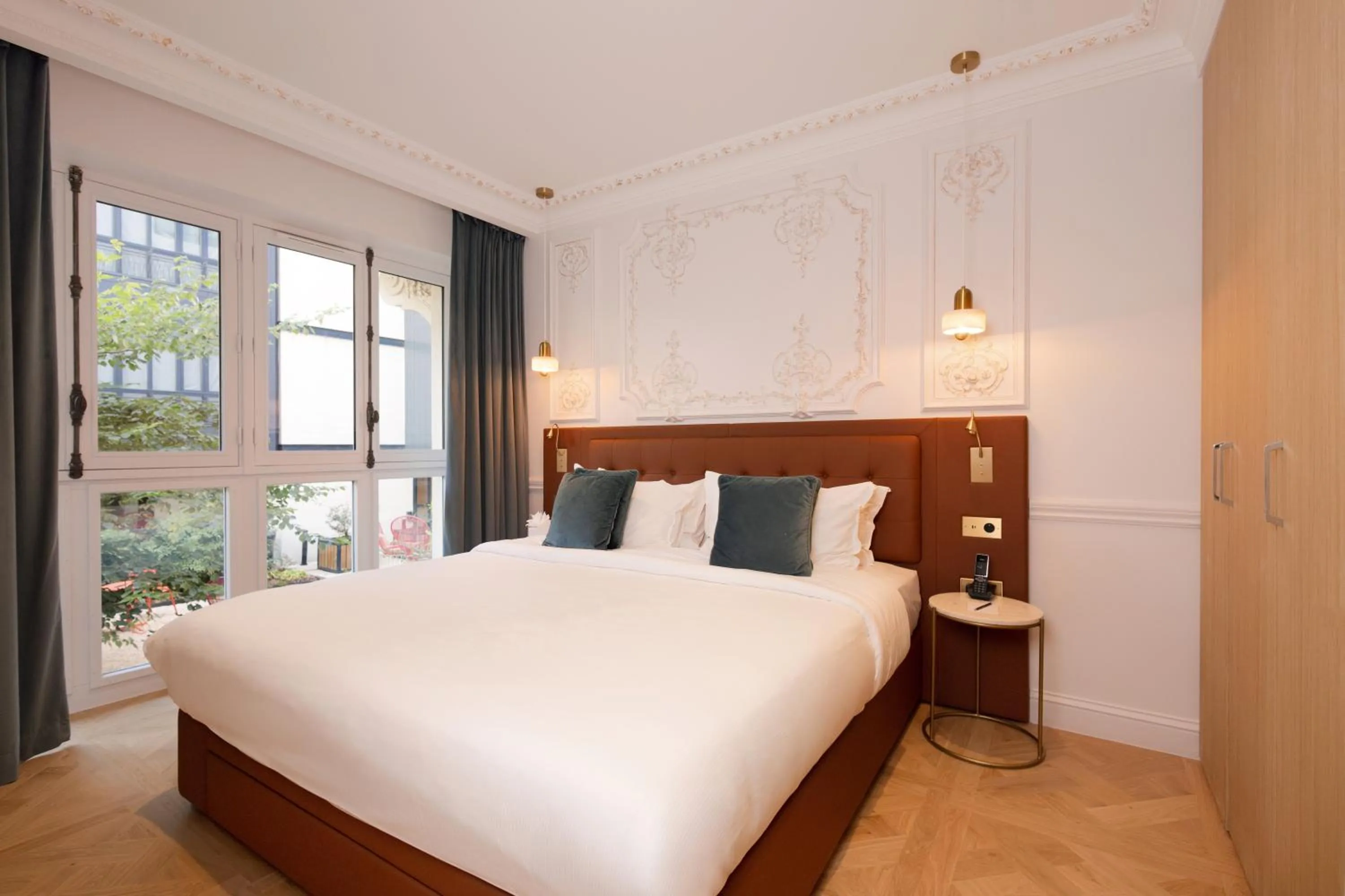 Bed in Mode Paris Aparthotel