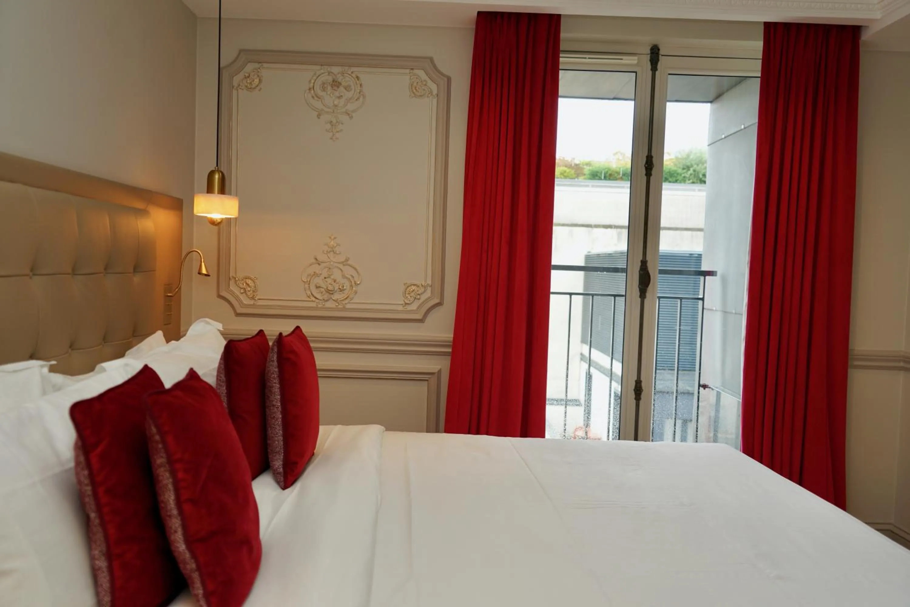 Bed in Mode Paris Aparthotel