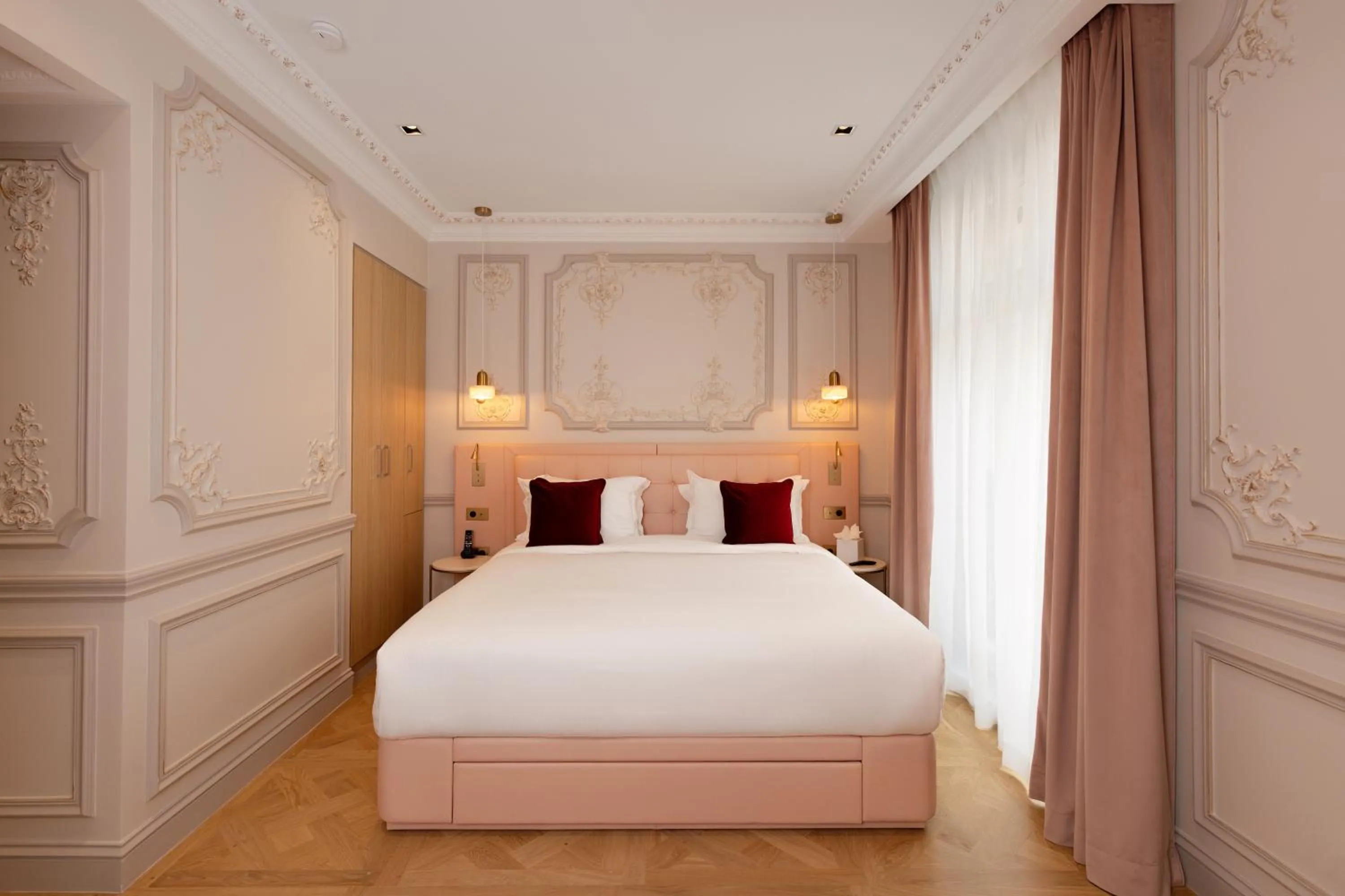 Bed in Mode Paris Aparthotel
