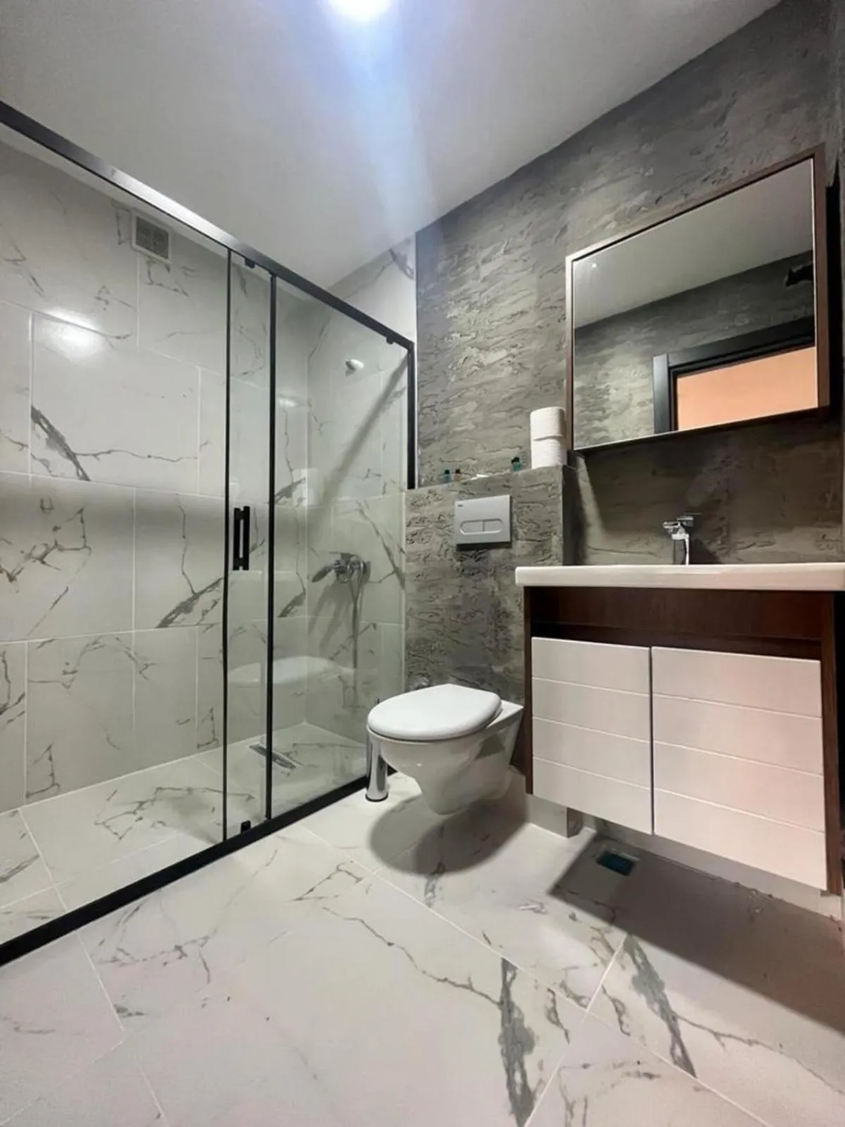 Shower in Olen Uskudar Hotel