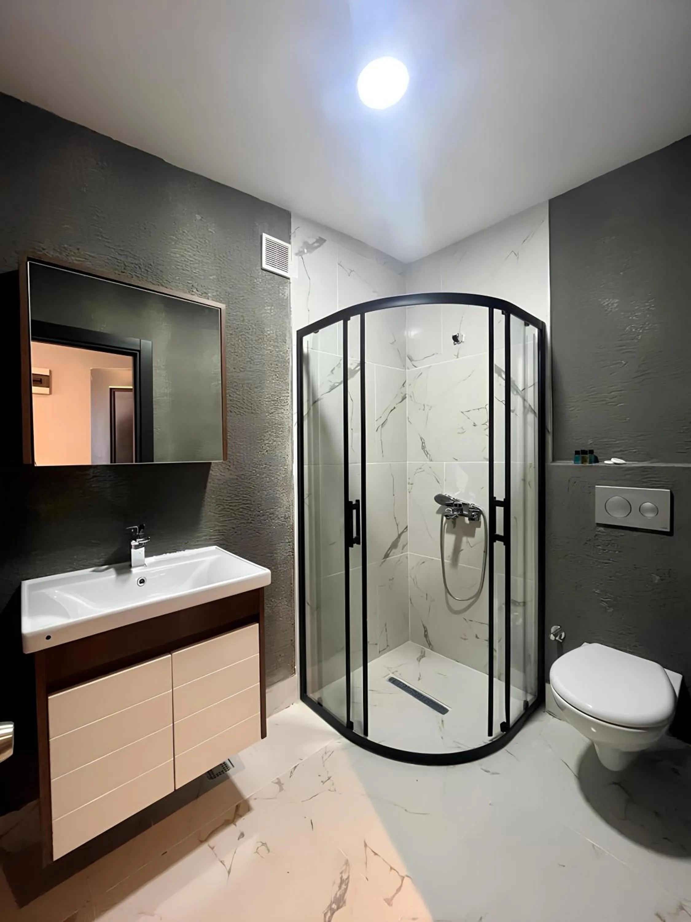 Shower in Olen Uskudar Hotel