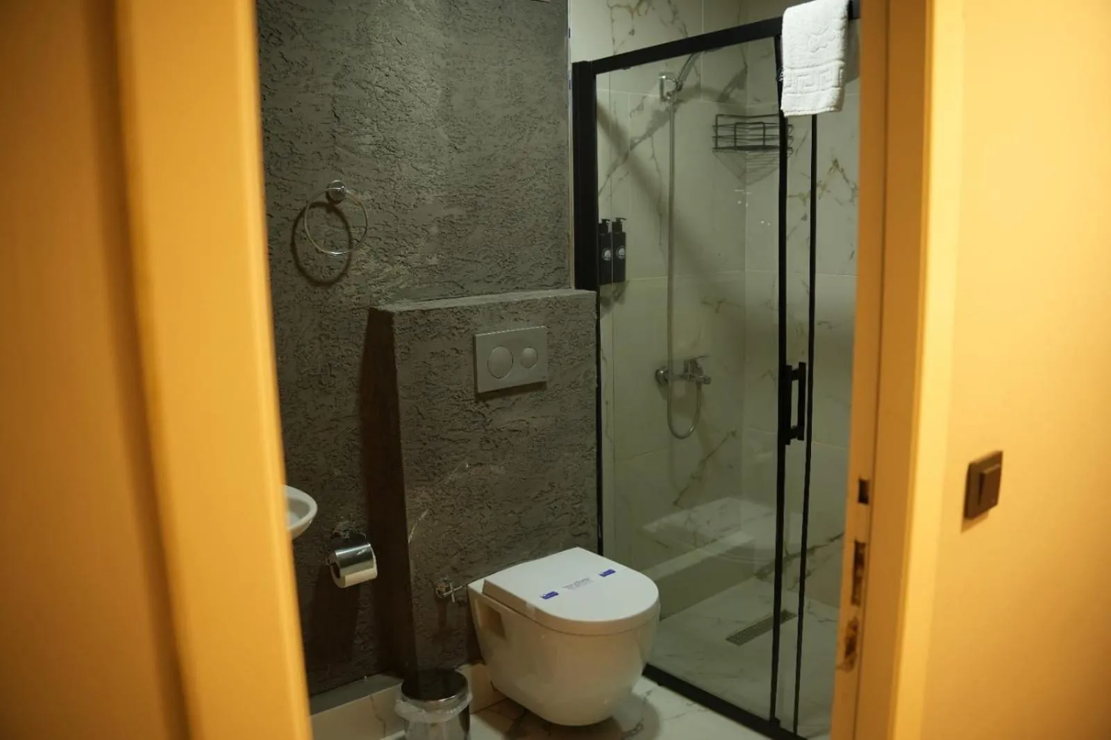 Shower in Olen Uskudar Hotel