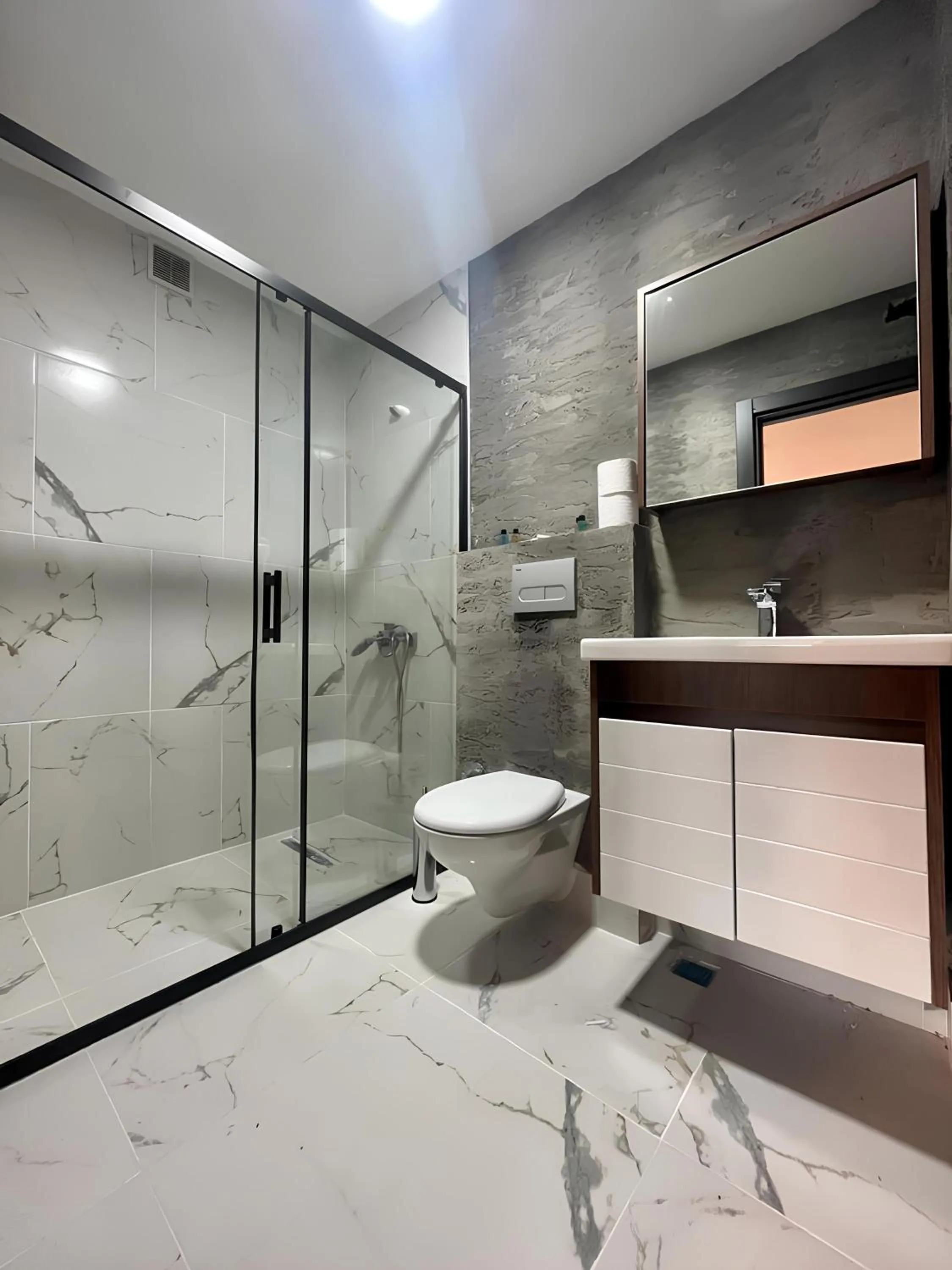 Shower in Olen Uskudar Hotel