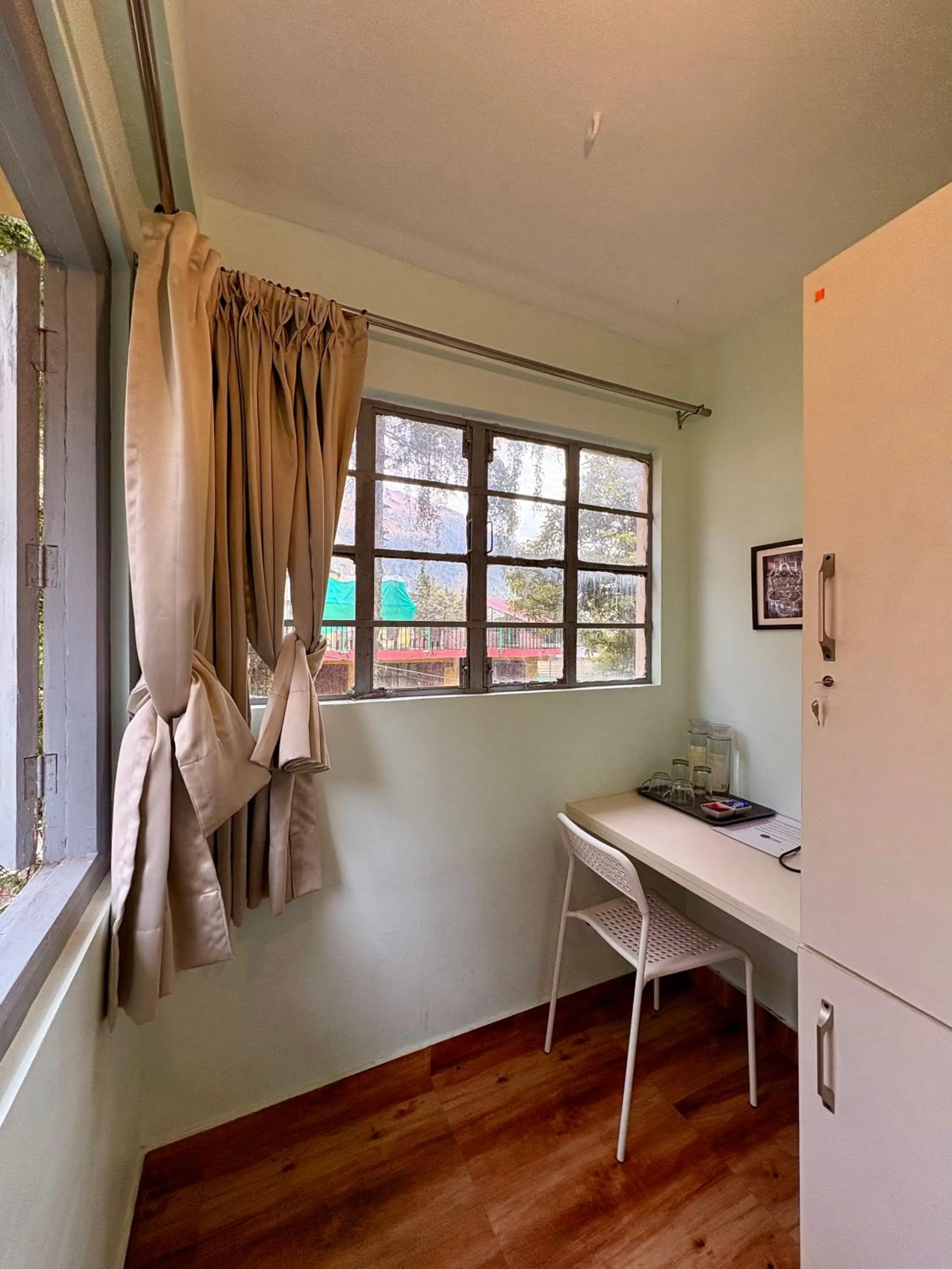 Bedroom in Eevolve Dharamkot - An Eco Hostel