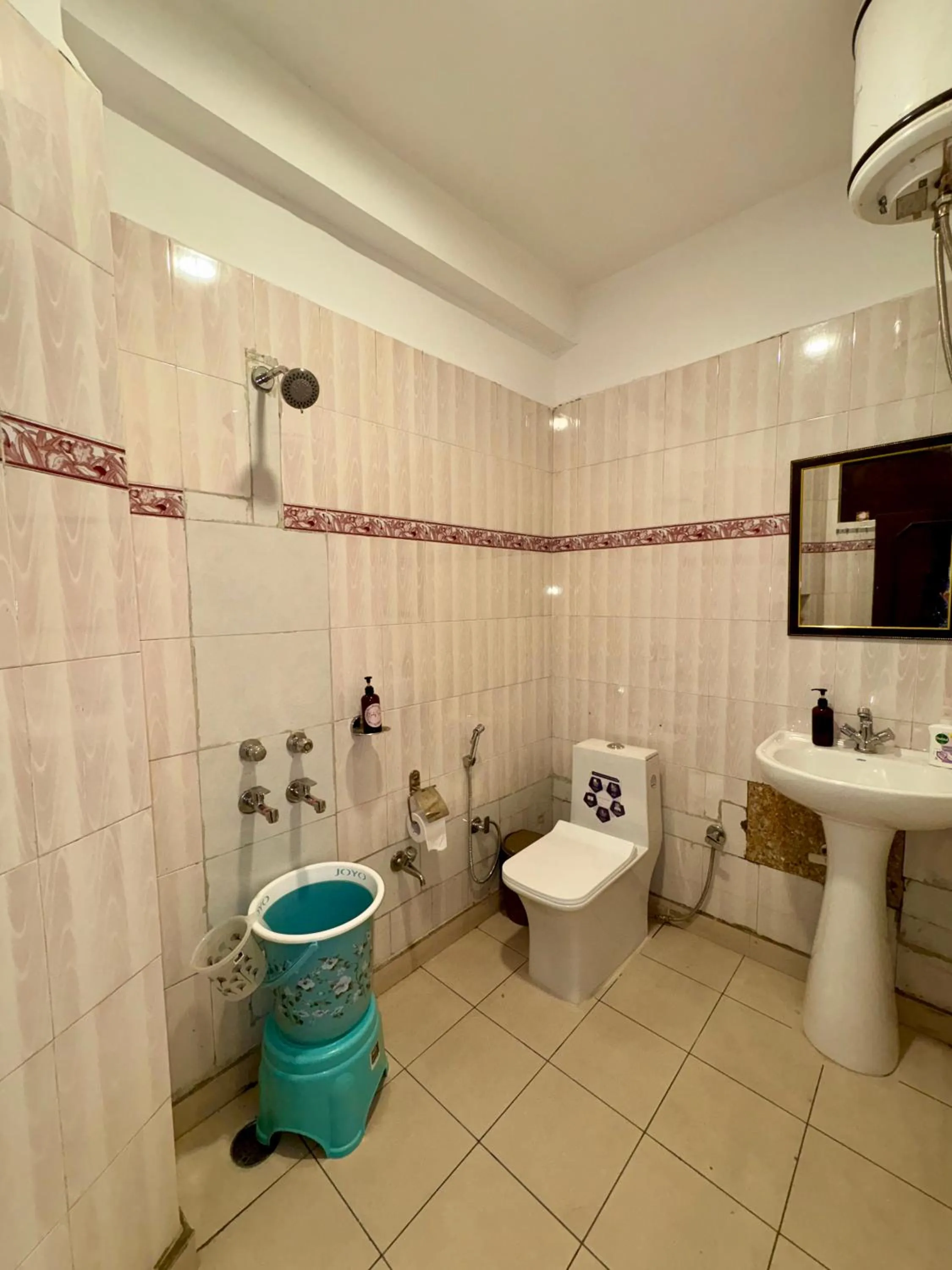 Shower in Eevolve Dharamkot - An Eco Hostel