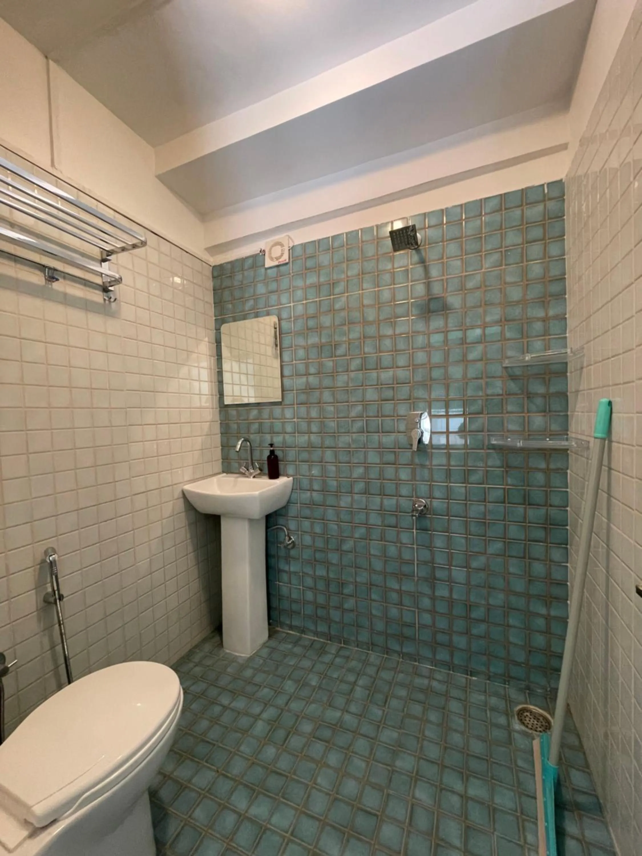 Bathroom in Eevolve Dharamkot - An Eco Hostel