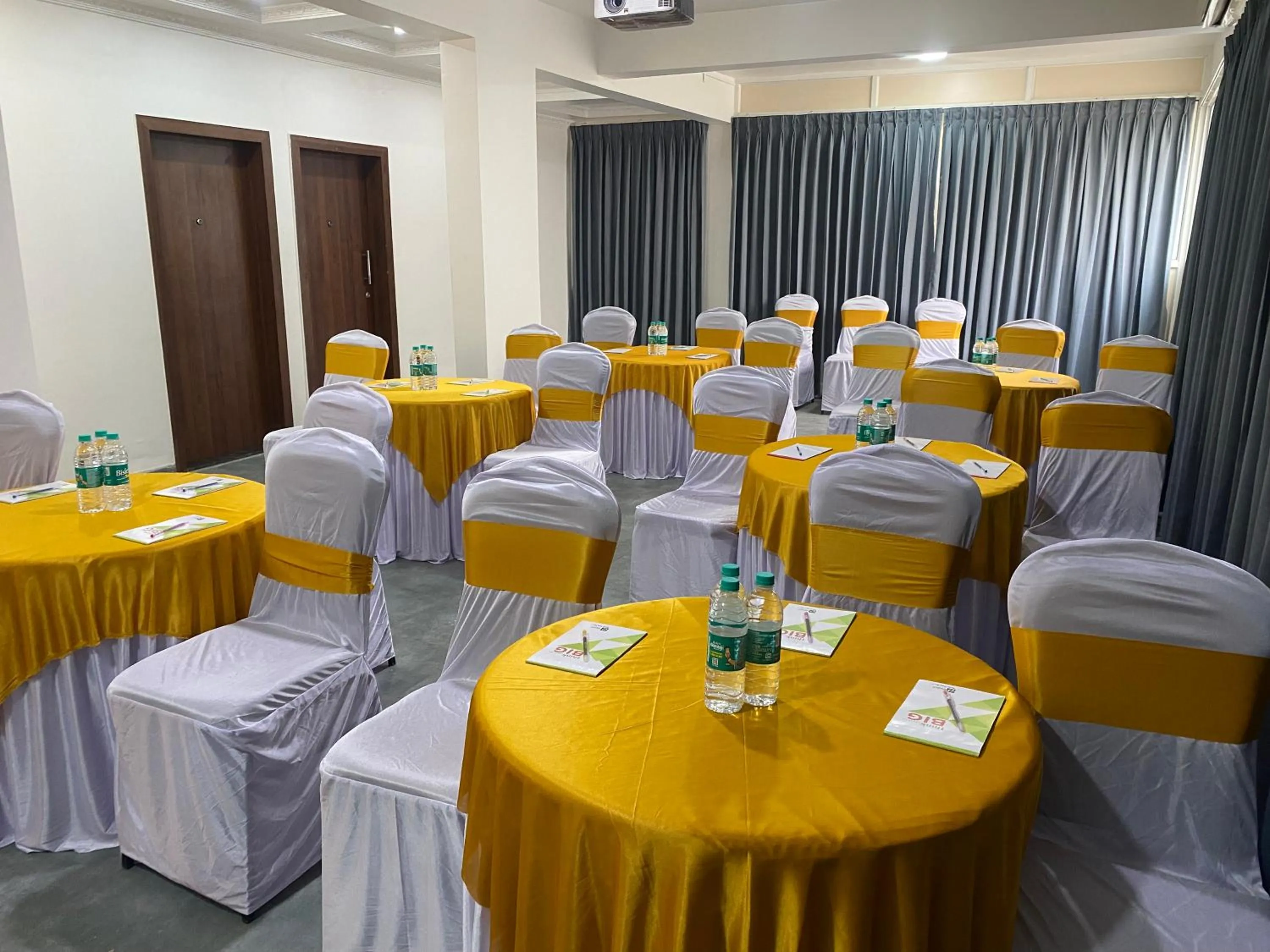 Meeting/conference room in StayBird - Silver Oak, An Apartment Hotel, Kharadi