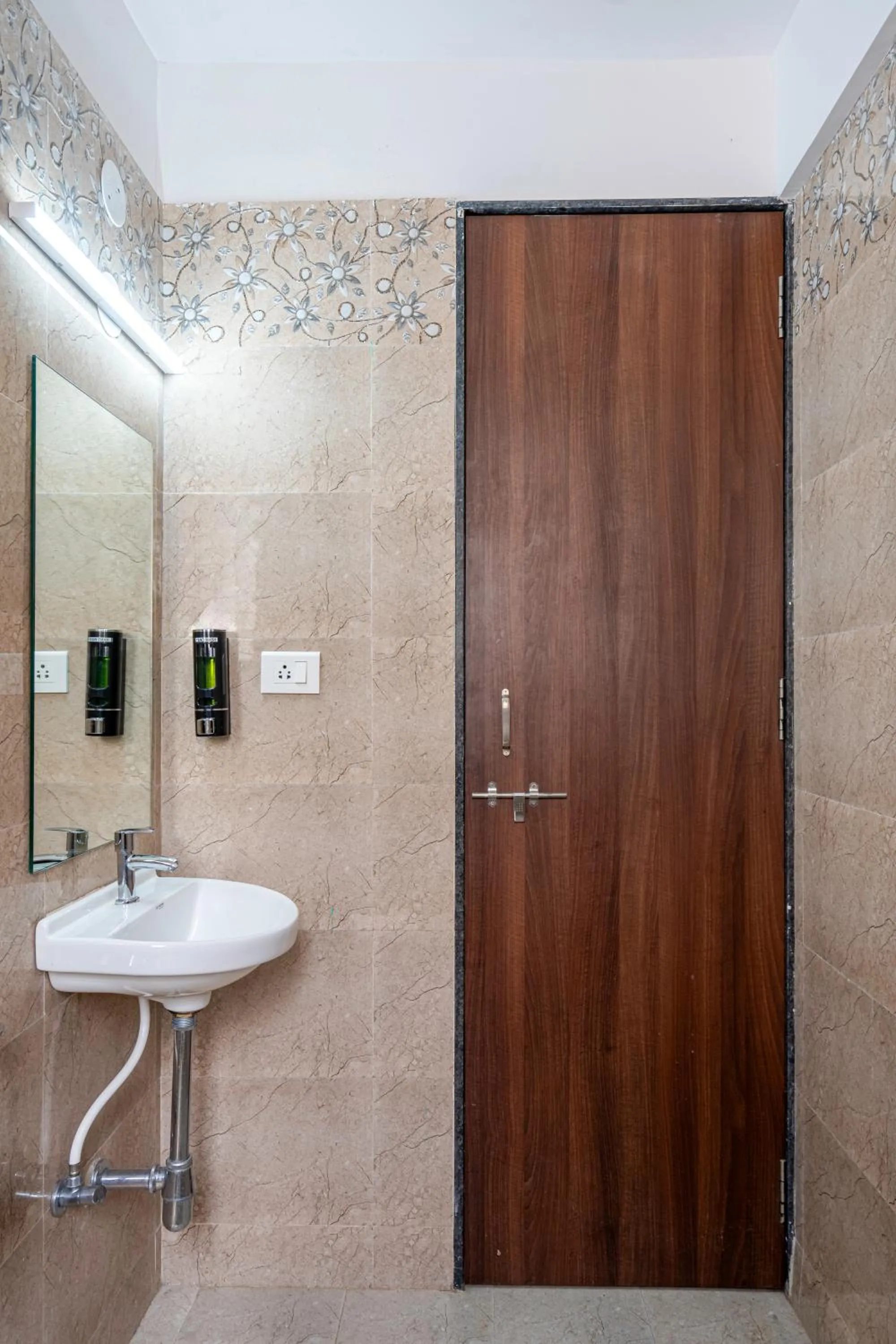 Shower in StayBird - Silver Oak, An Apartment Hotel, Kharadi