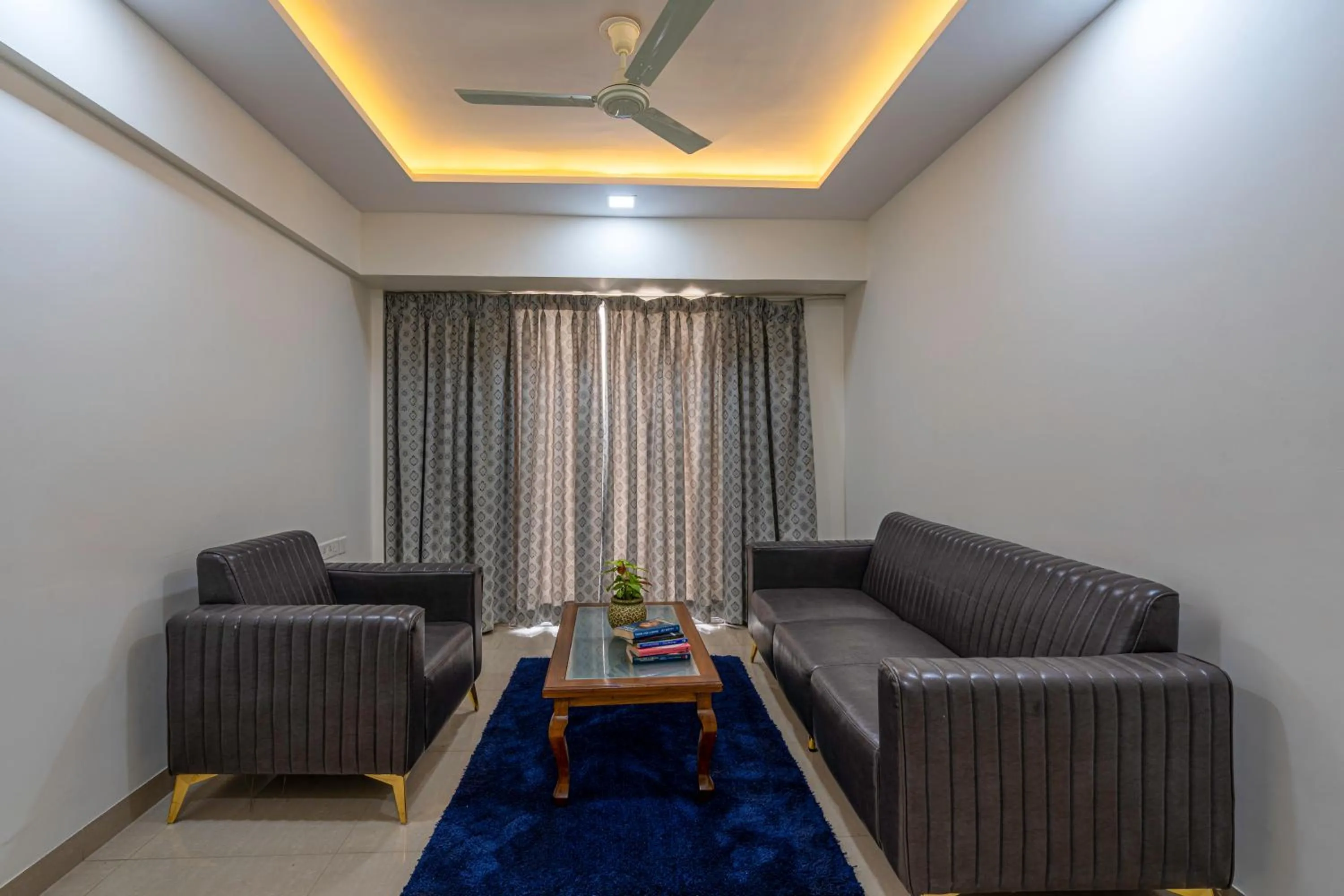 Seating area in StayBird - Silver Oak, An Apartment Hotel, Kharadi