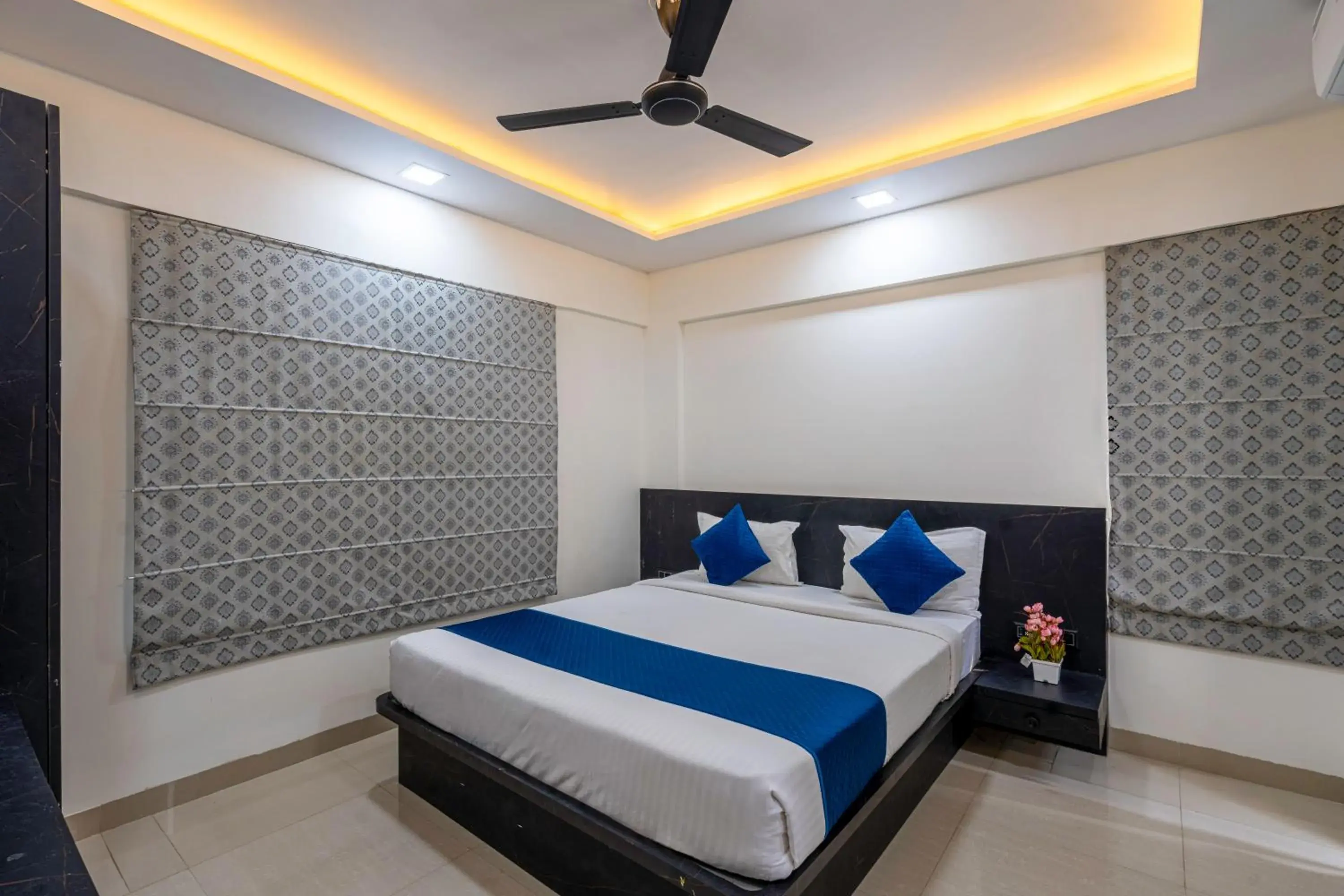 Bed in StayBird - Silver Oak, An Apartment Hotel, Kharadi Bed in StayBird - Silver Oak, An Apartment Hotel, Kharadi