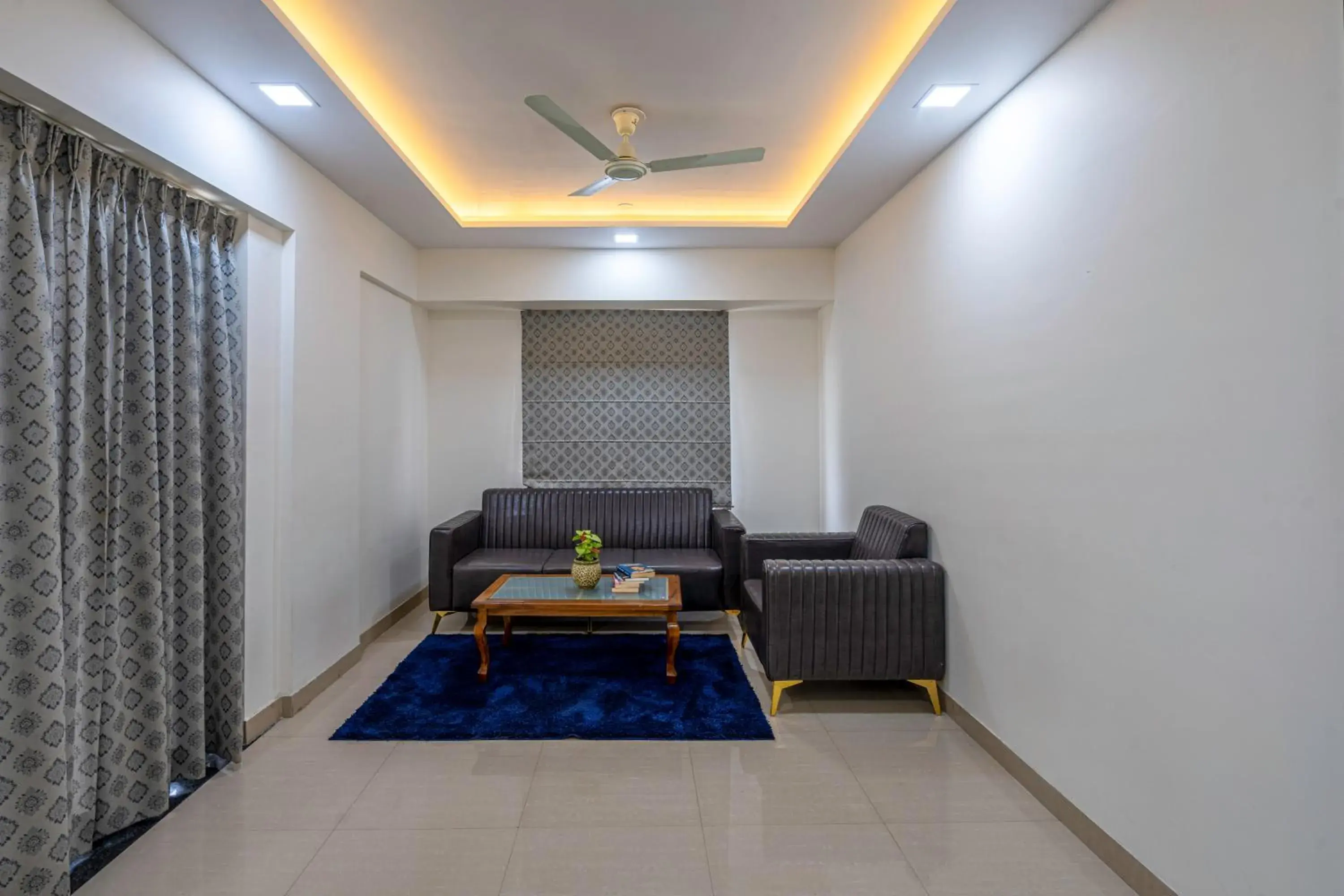 Living room in StayBird - Silver Oak, An Apartment Hotel, Kharadi Living room in StayBird - Silver Oak, An Apartment Hotel, Kharadi
