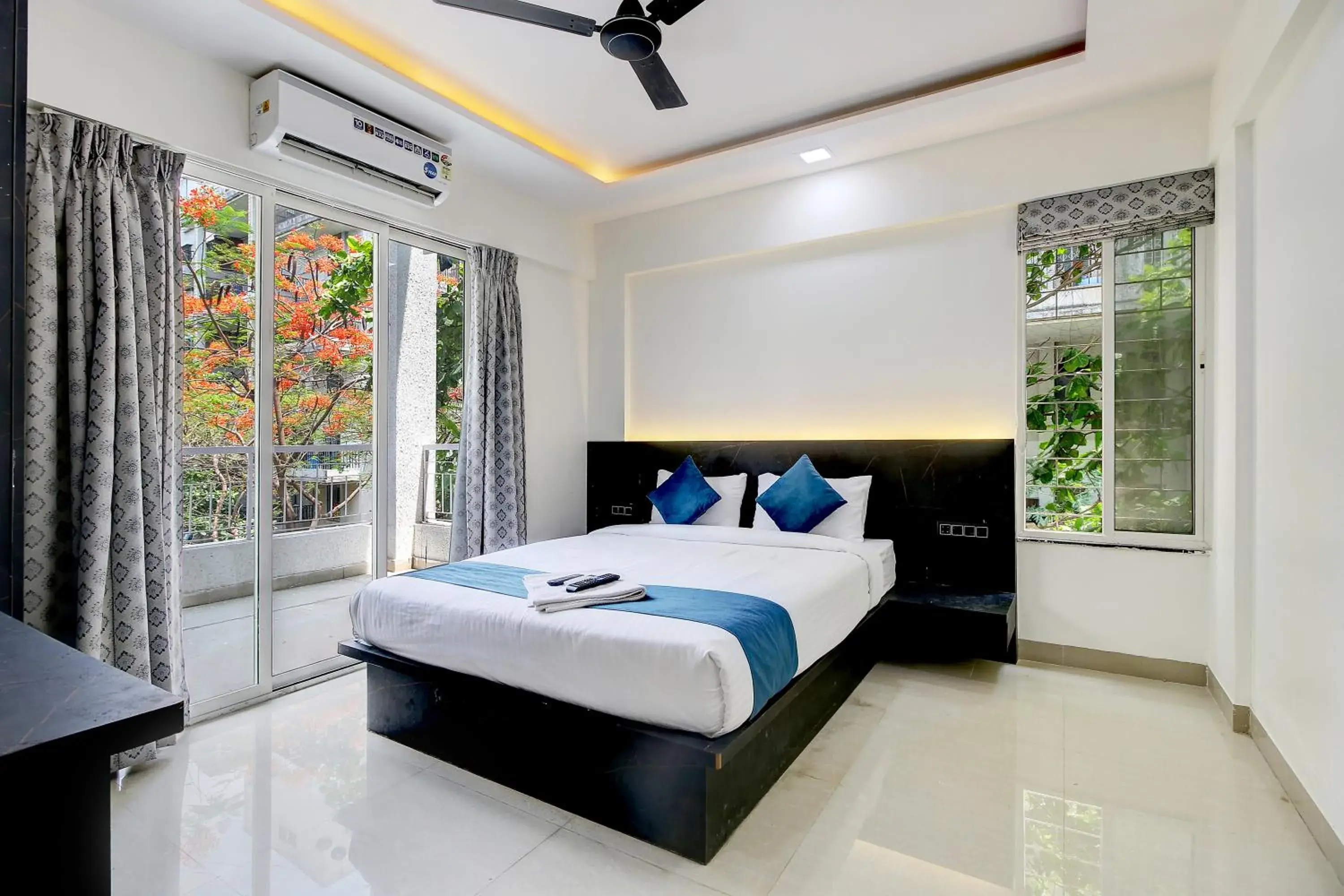 Photo of the whole room, Bed in StayBird - Silver Oak, An Apartment Hotel, Kharadi Photo of the whole room, Bed in StayBird - Silver Oak, An Apartment Hotel, Kharadi