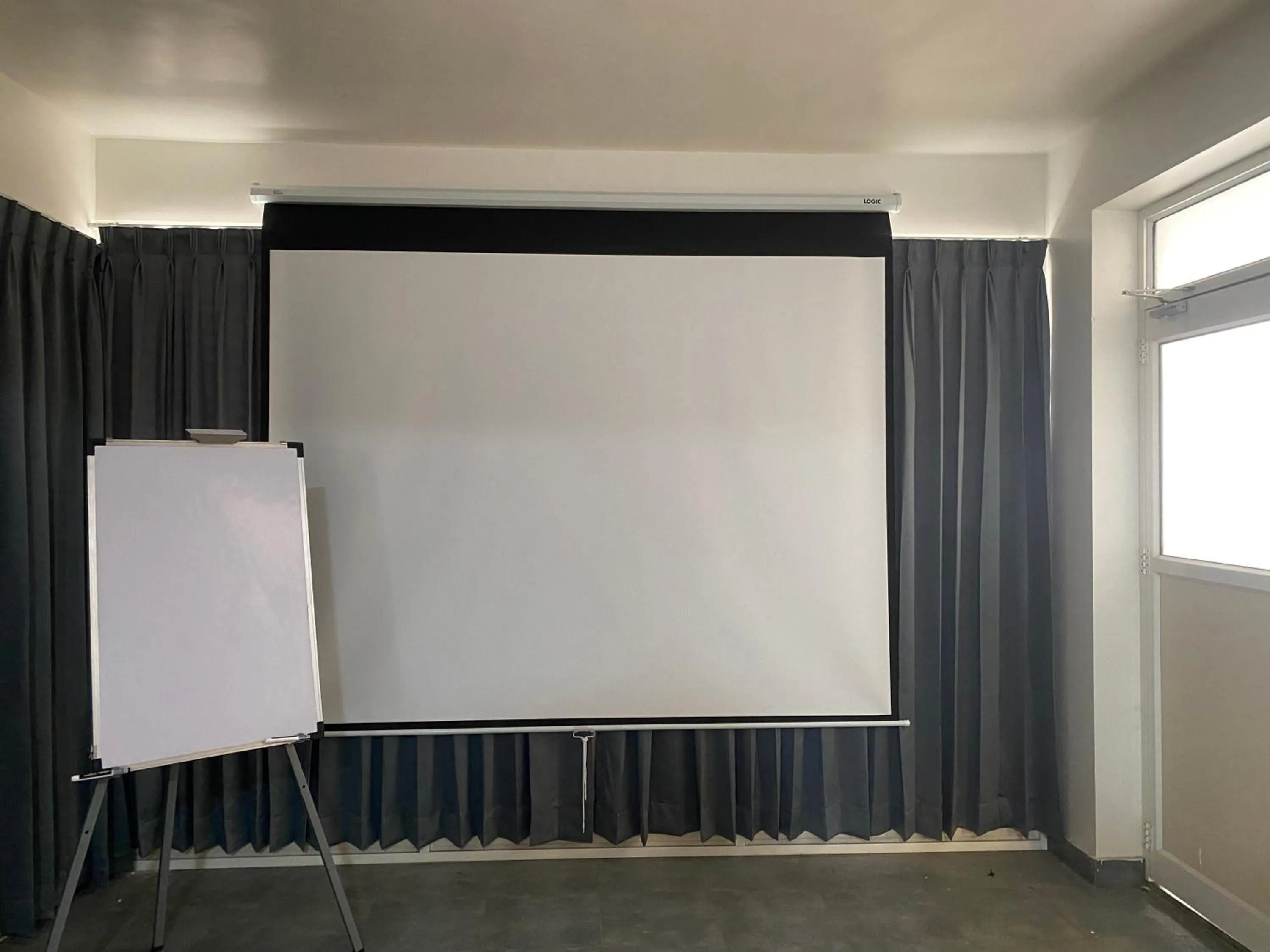 Banquet/Function facilities in StayBird - Silver Oak, An Apartment Hotel, Kharadi