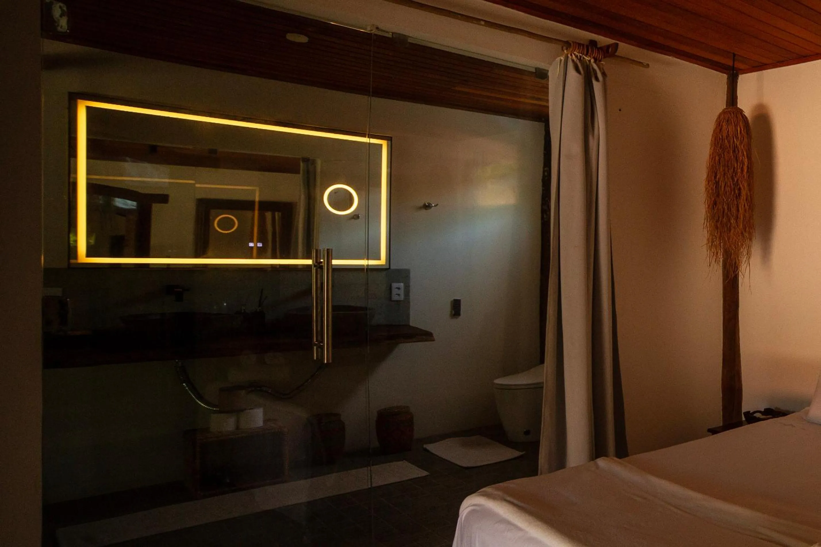 Bathroom, Bed in Pousada Casa da Praia