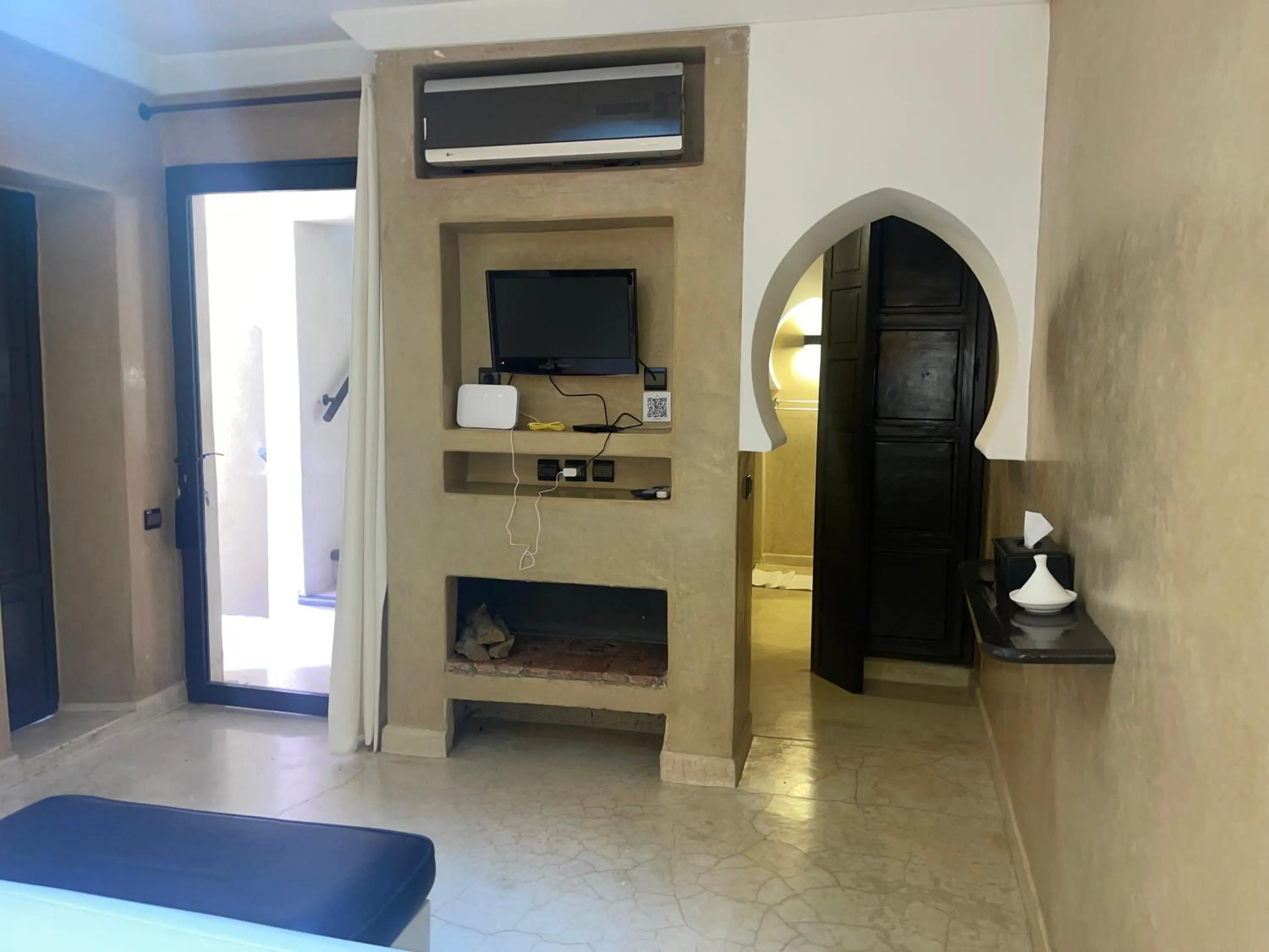 TV and multimedia, Bed in Riad Pourpre Medina