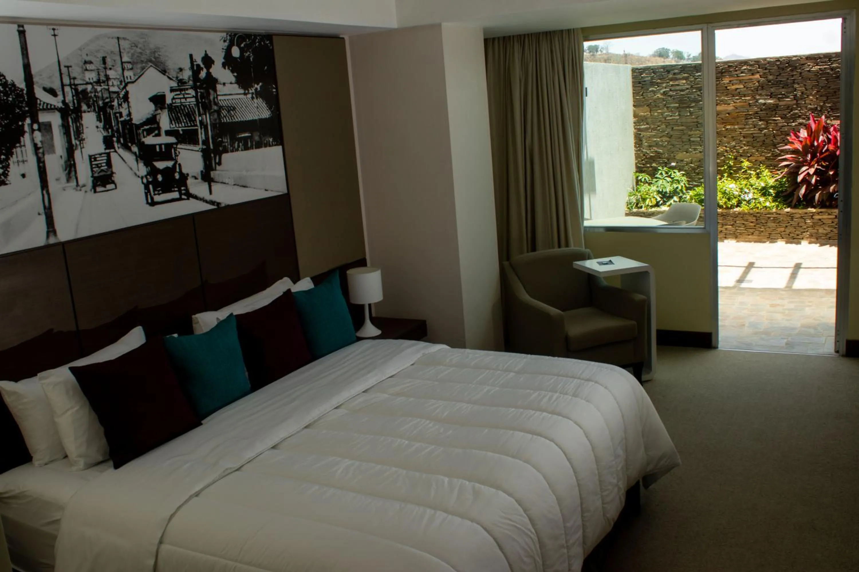 Junior Suite with Terrace in Hotel Manantial Valencia