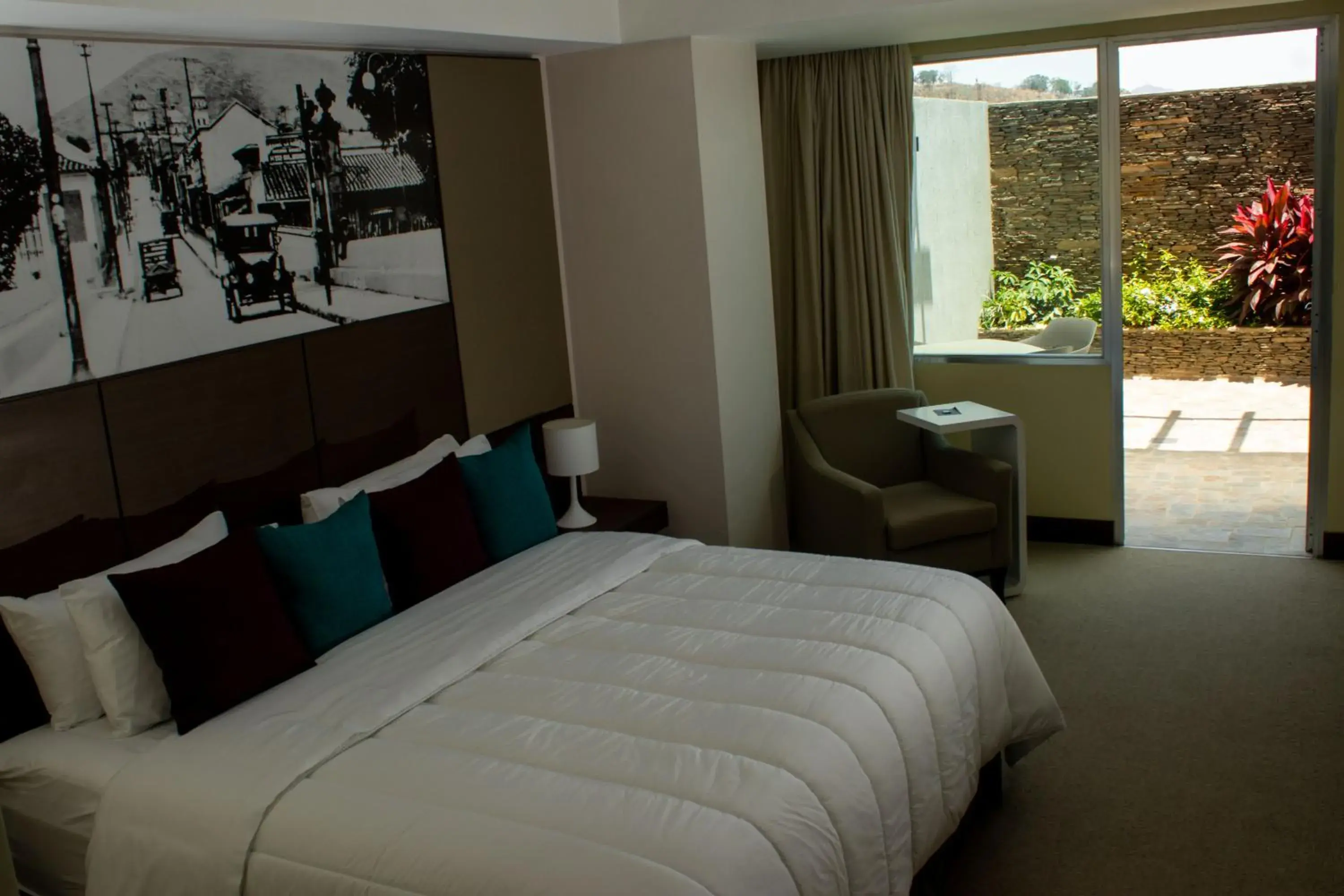 Junior Suite with Terrace in Hotel Manantial Valencia Junior Suite with Terrace in Hotel Manantial Valencia