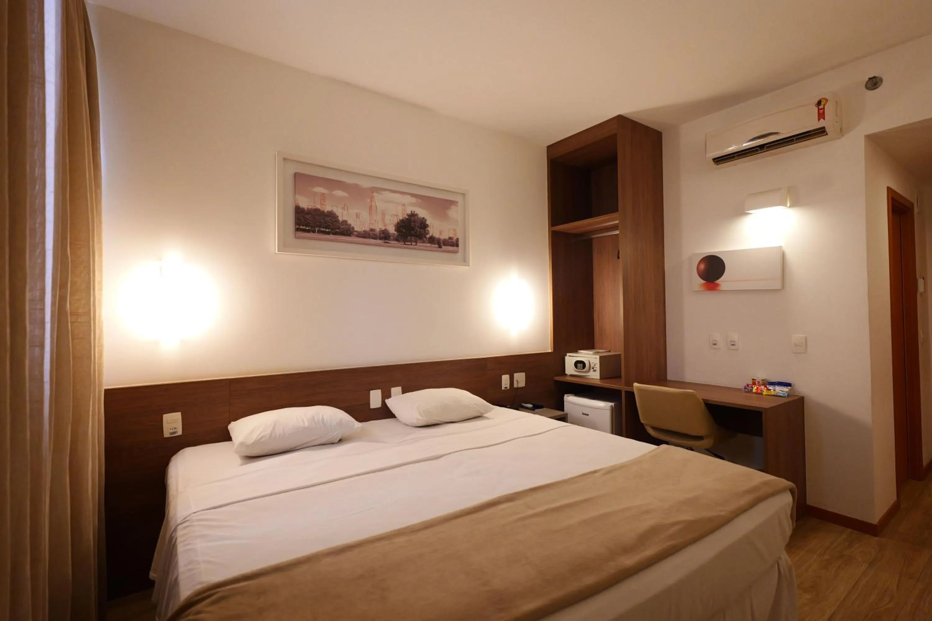 Bedroom, Bed in Samba Linhares