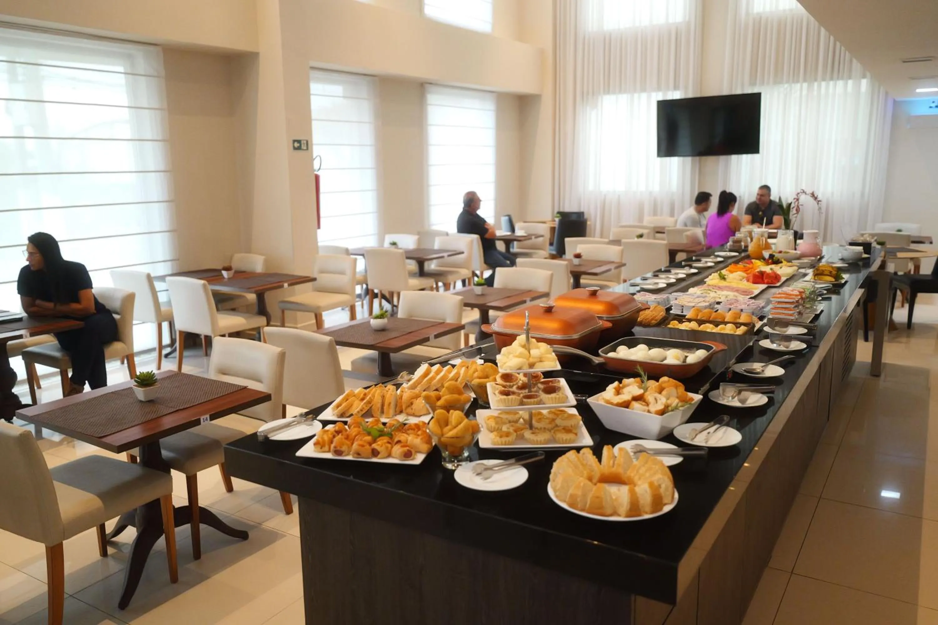 Breakfast in Samba Linhares