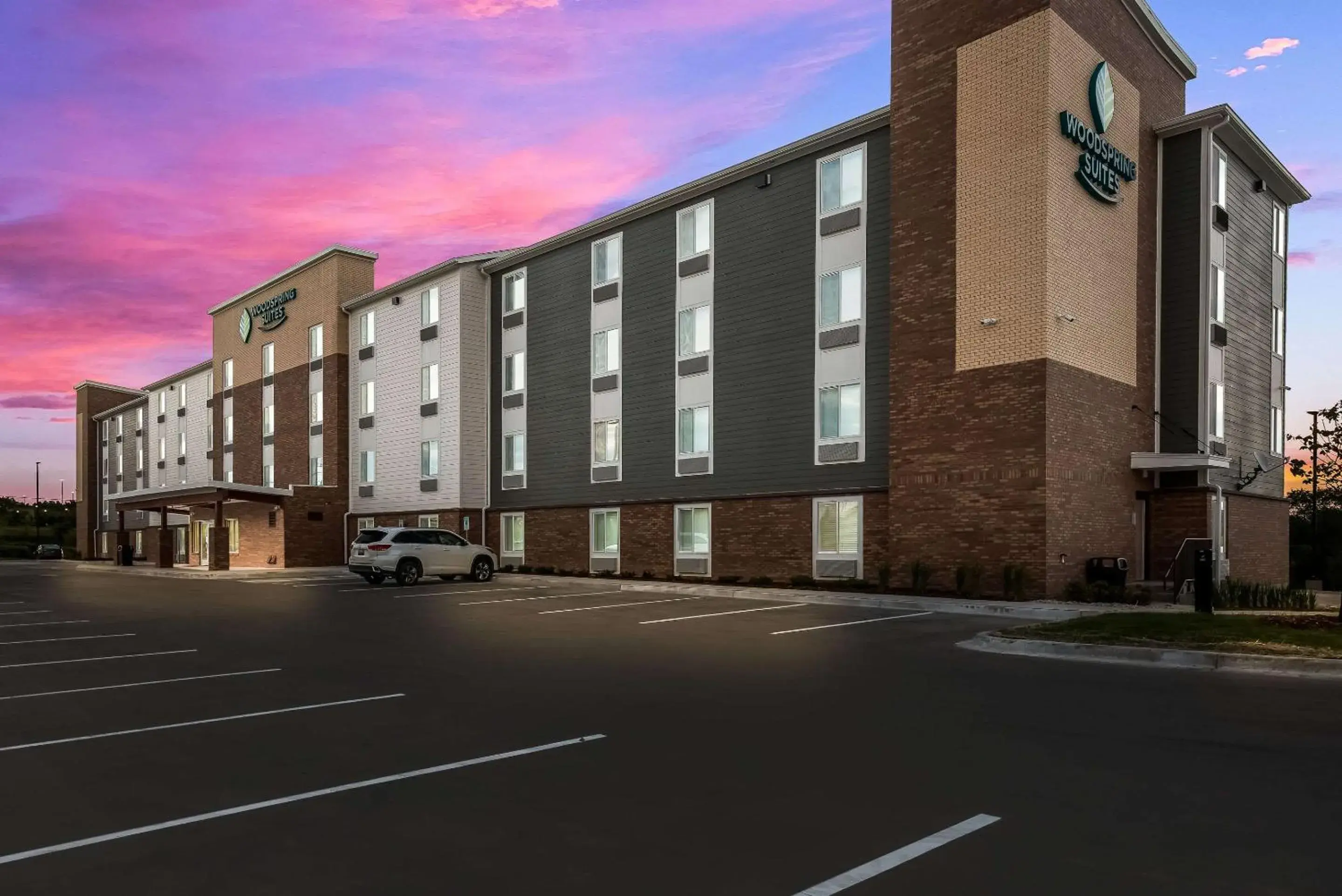 WoodSpring Suites Milwaukee - Menomonee Falls WoodSpring Suites Milwaukee - Menomonee Falls