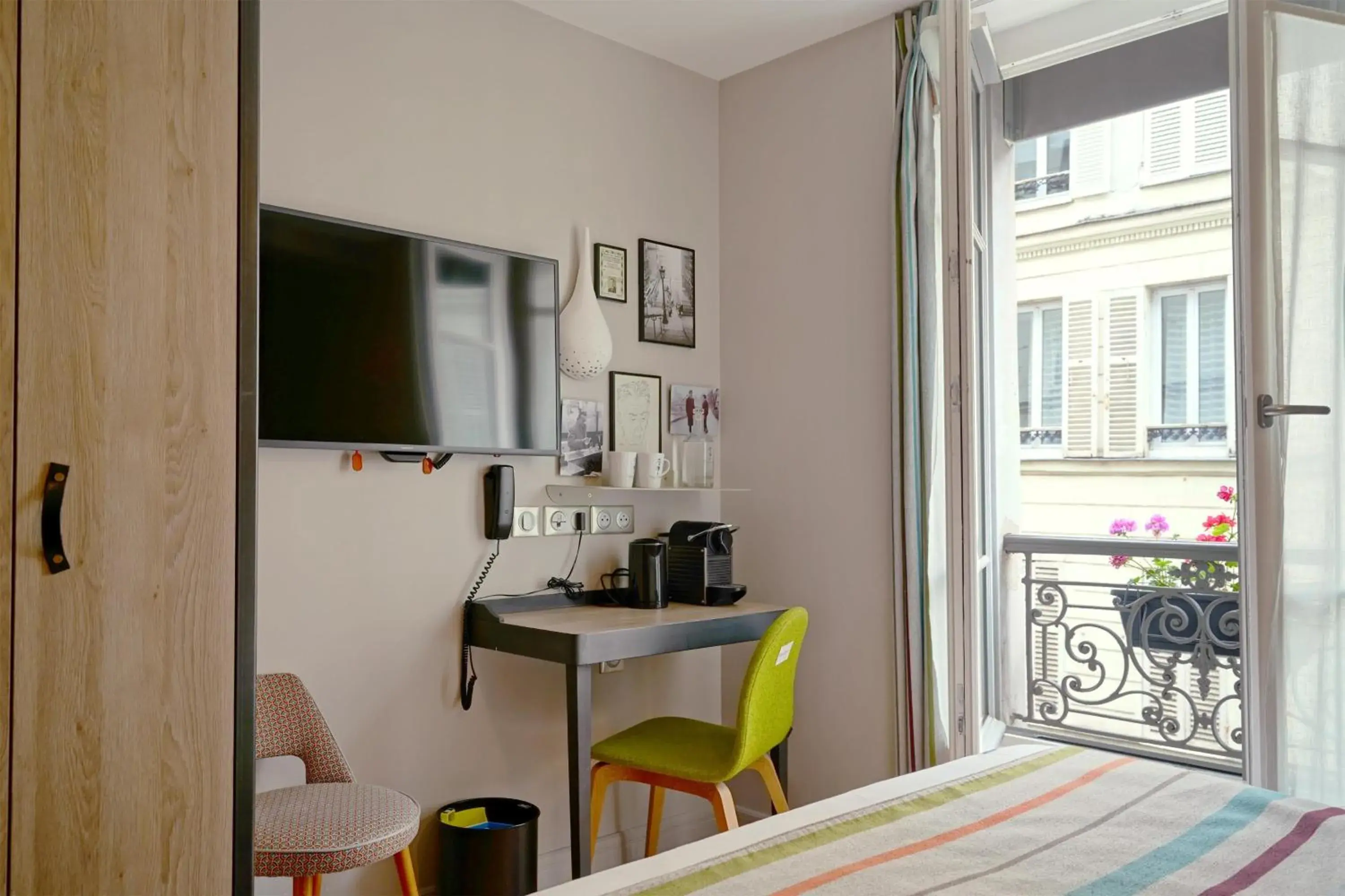 Bedroom, Bed in Hotel Litteraire Marcel Ayme, BW Premier Collection Bedroom, Bed in Hotel Litteraire Marcel Ayme, BW Premier Collection