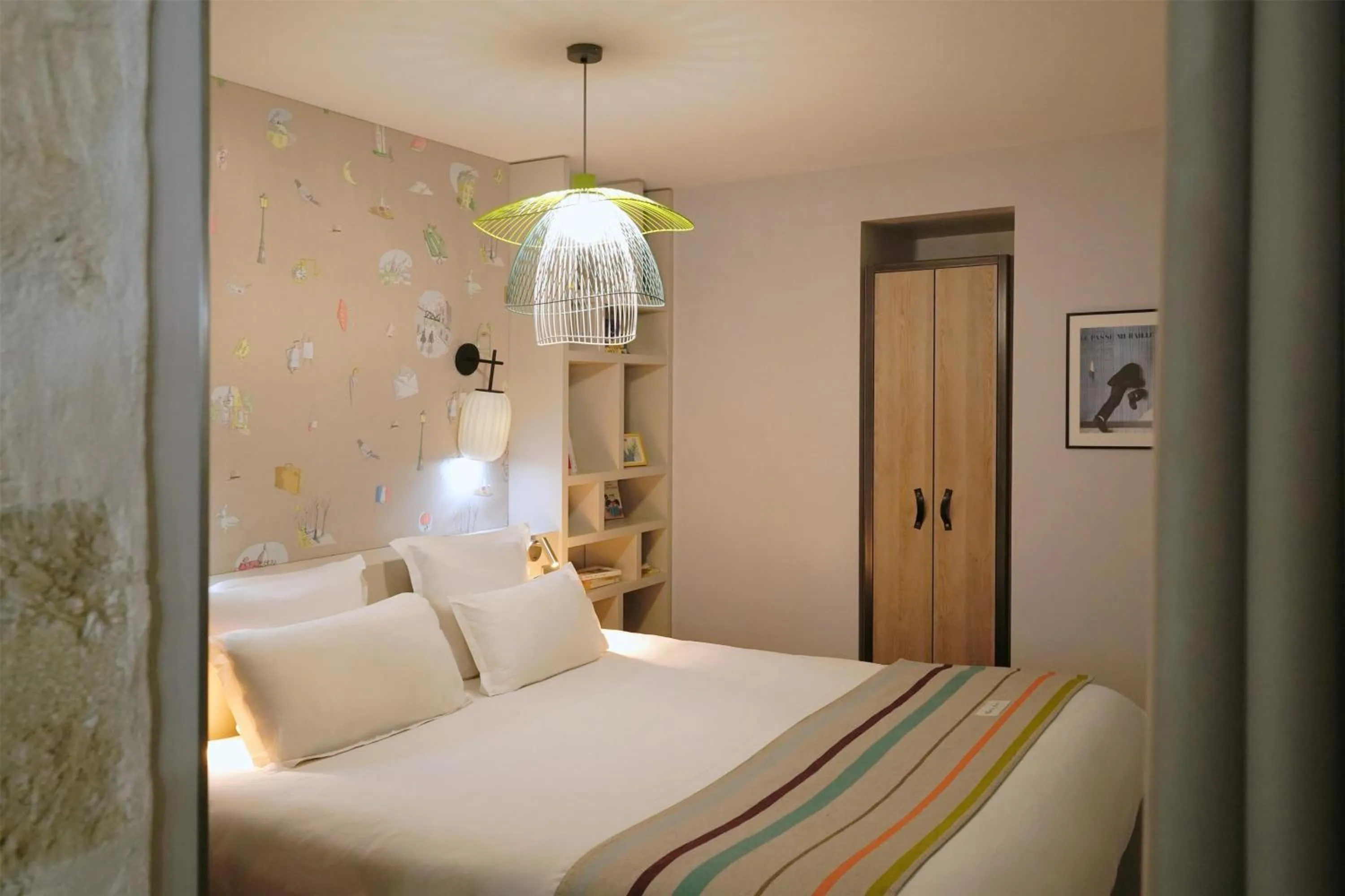 Photo of the whole room, Bed in Hotel Litteraire Marcel Ayme, BW Premier Collection