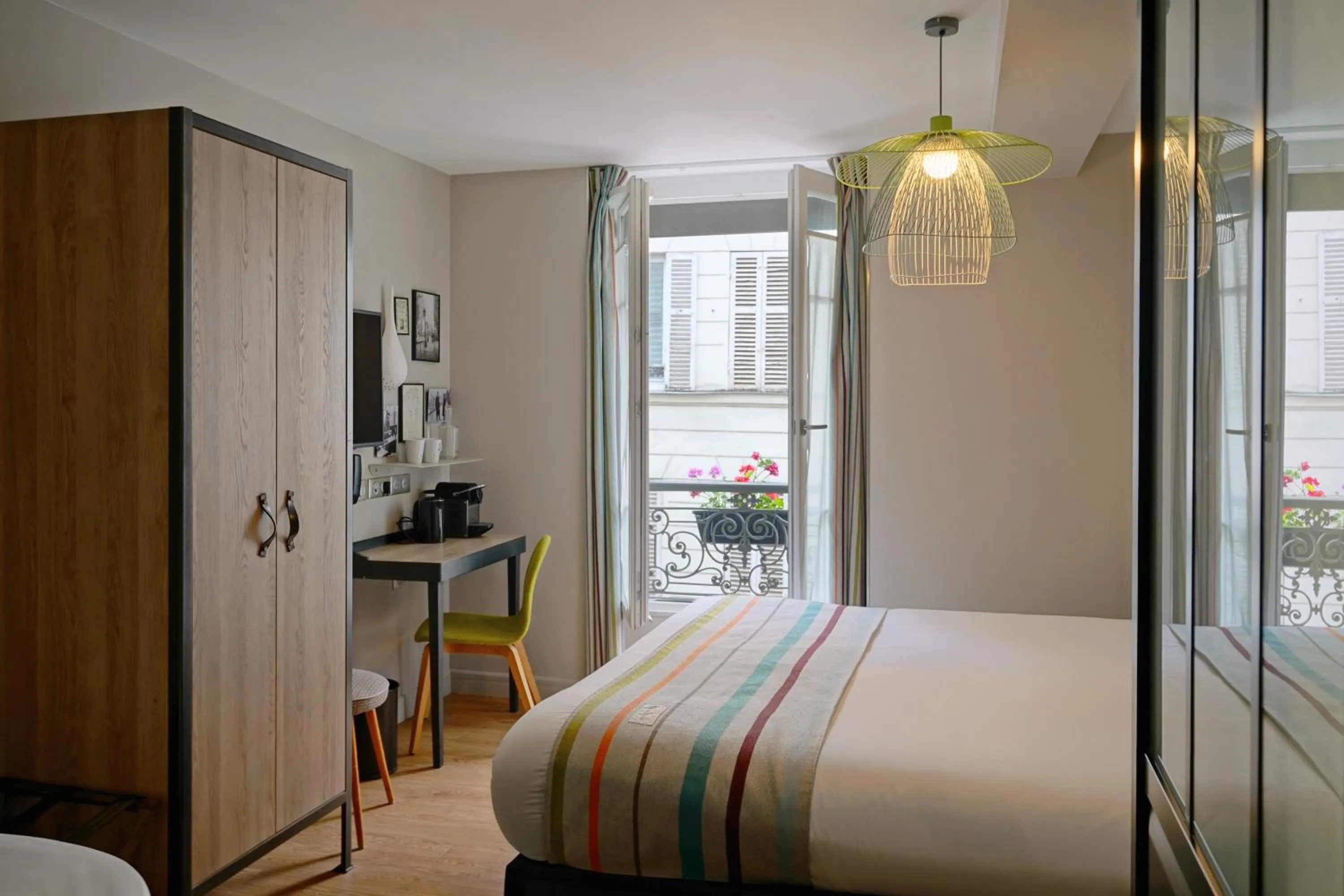 Bedroom, Bed in Hotel Litteraire Marcel Ayme, BW Premier Collection